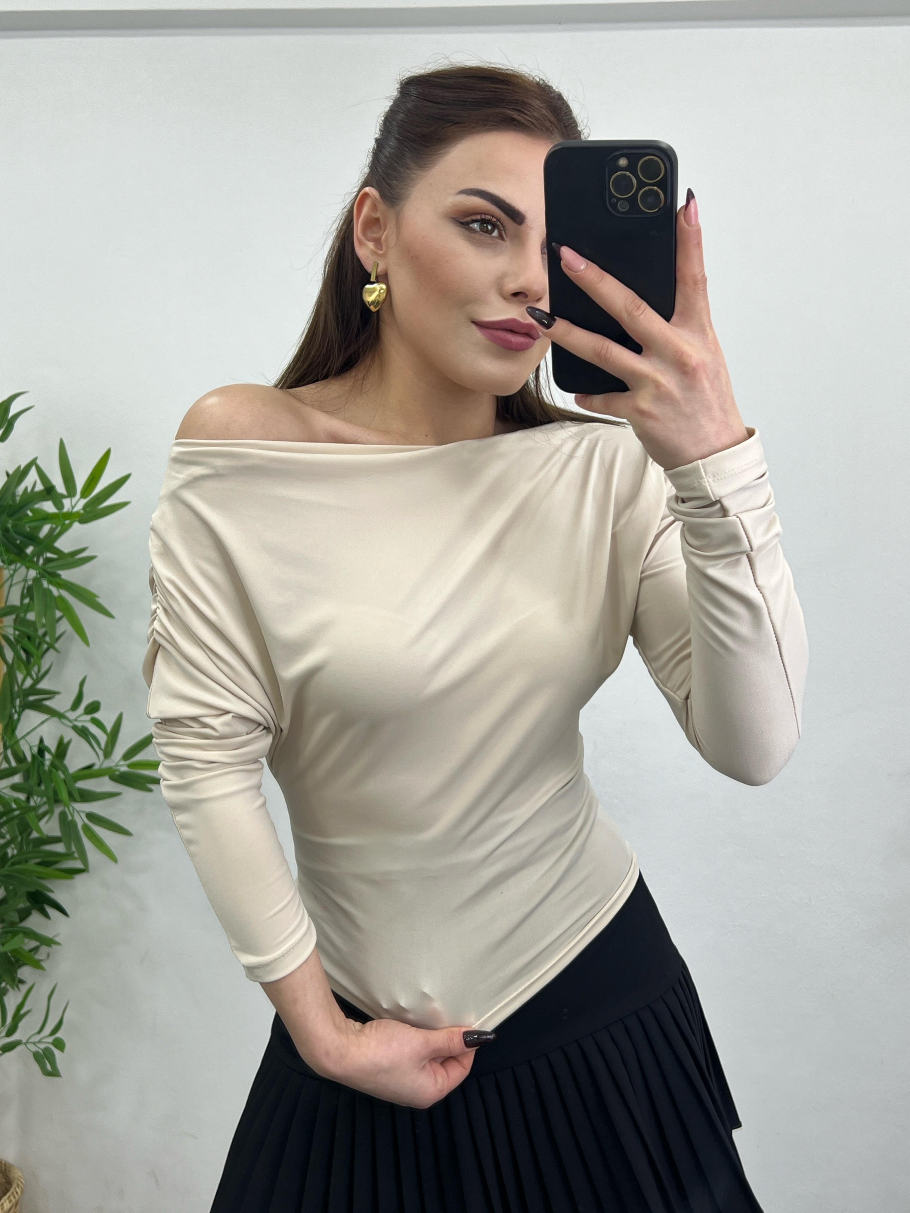 Kayik Yaka Drapeli̇ Li̇krali Tasarim Bluz Taş