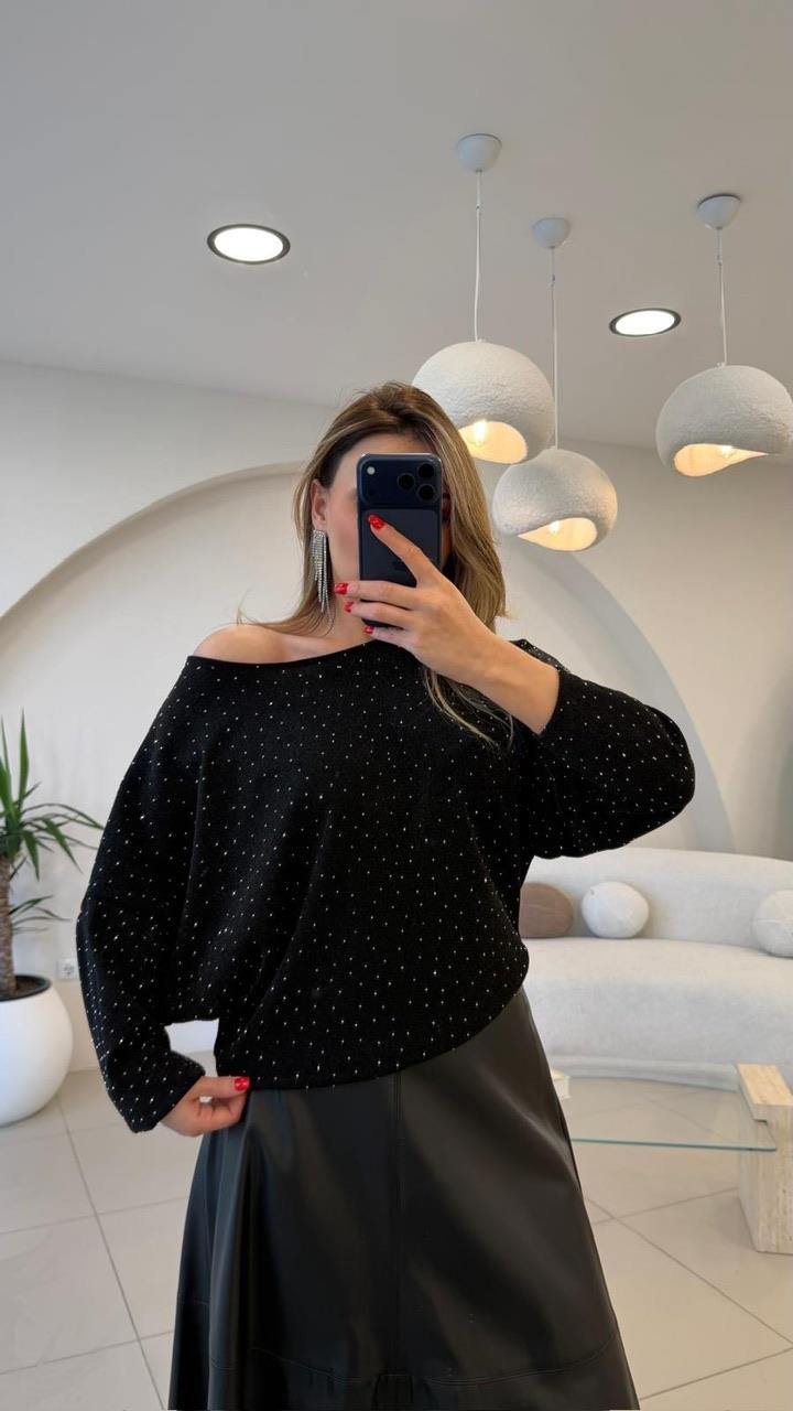 KAYIK YAKA TAŞLI BLUZ