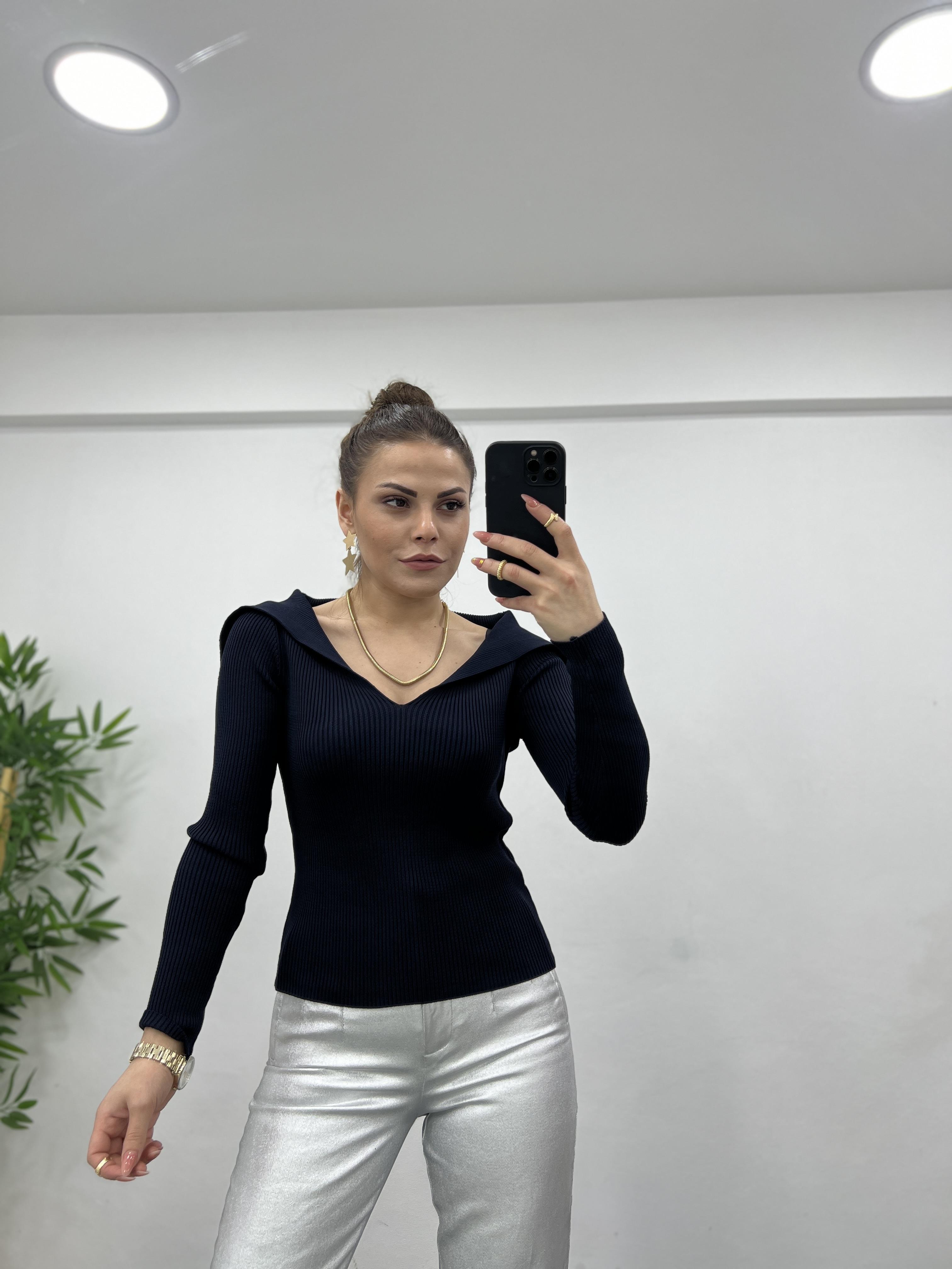 Laci̇vert Şal Yaka Pamuk Tri̇ko