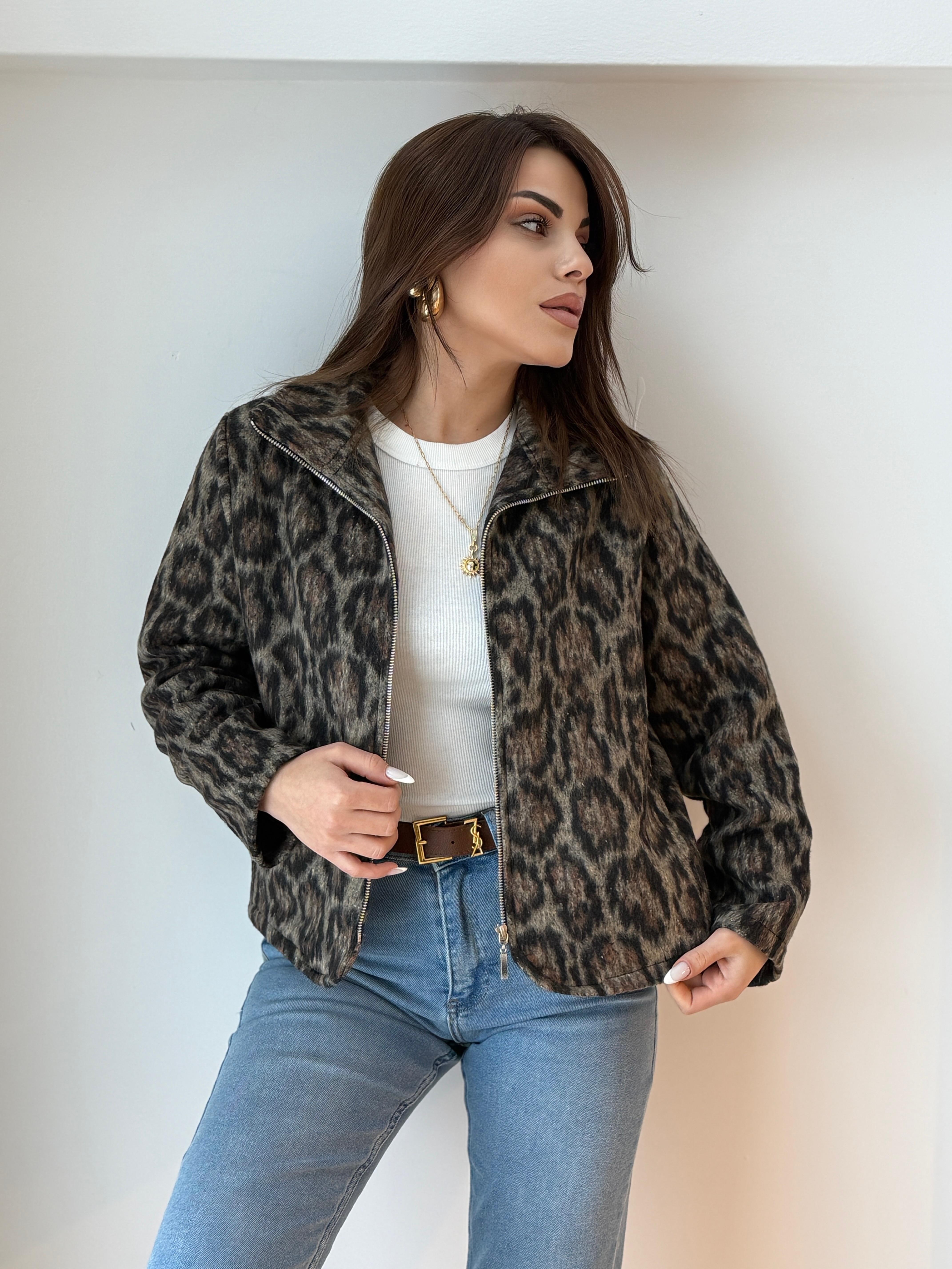 Leopar Desenli̇ Kaşe Ceket