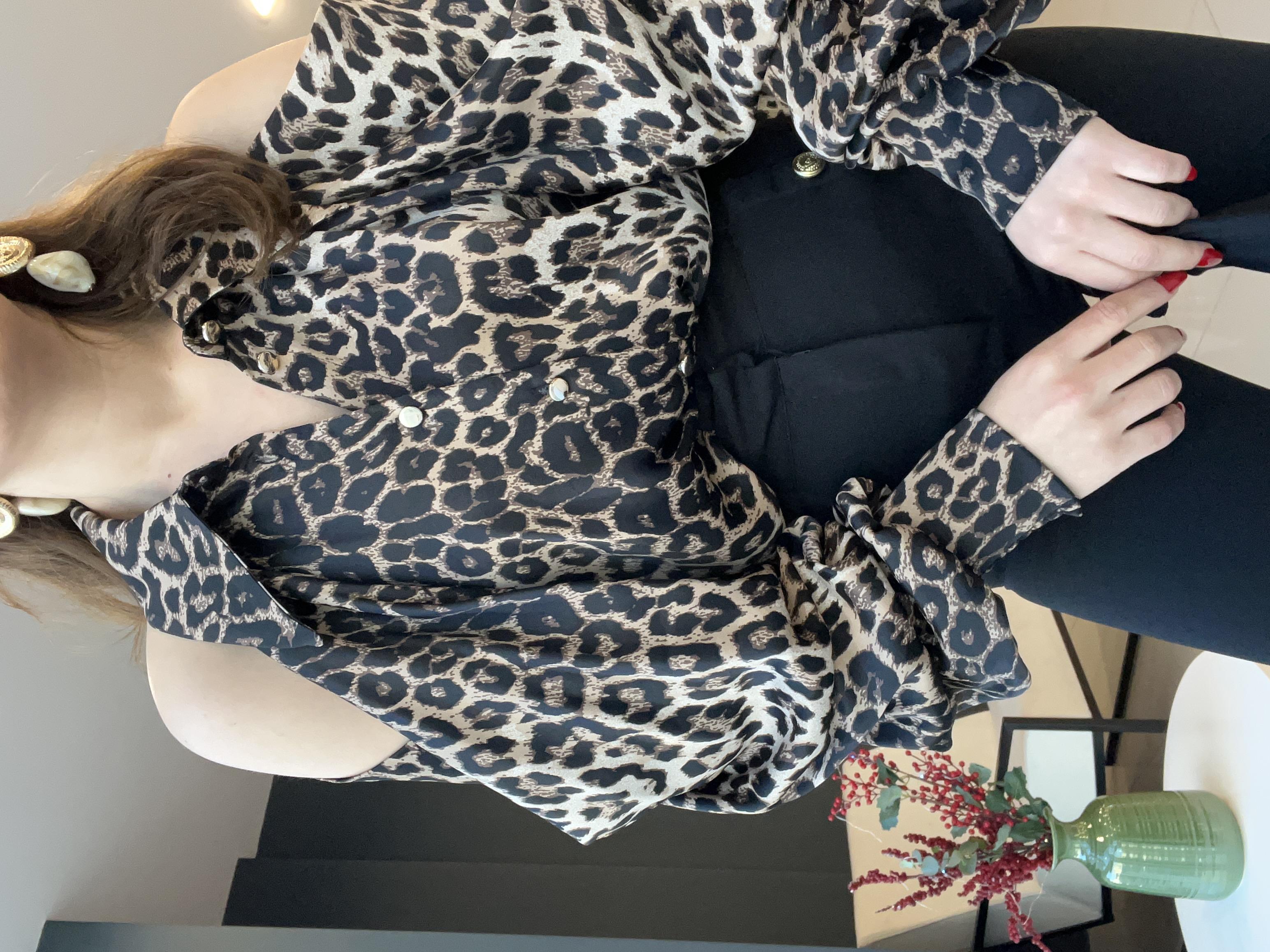 Leopar Omuz Dekolteli̇ Saten Bluz