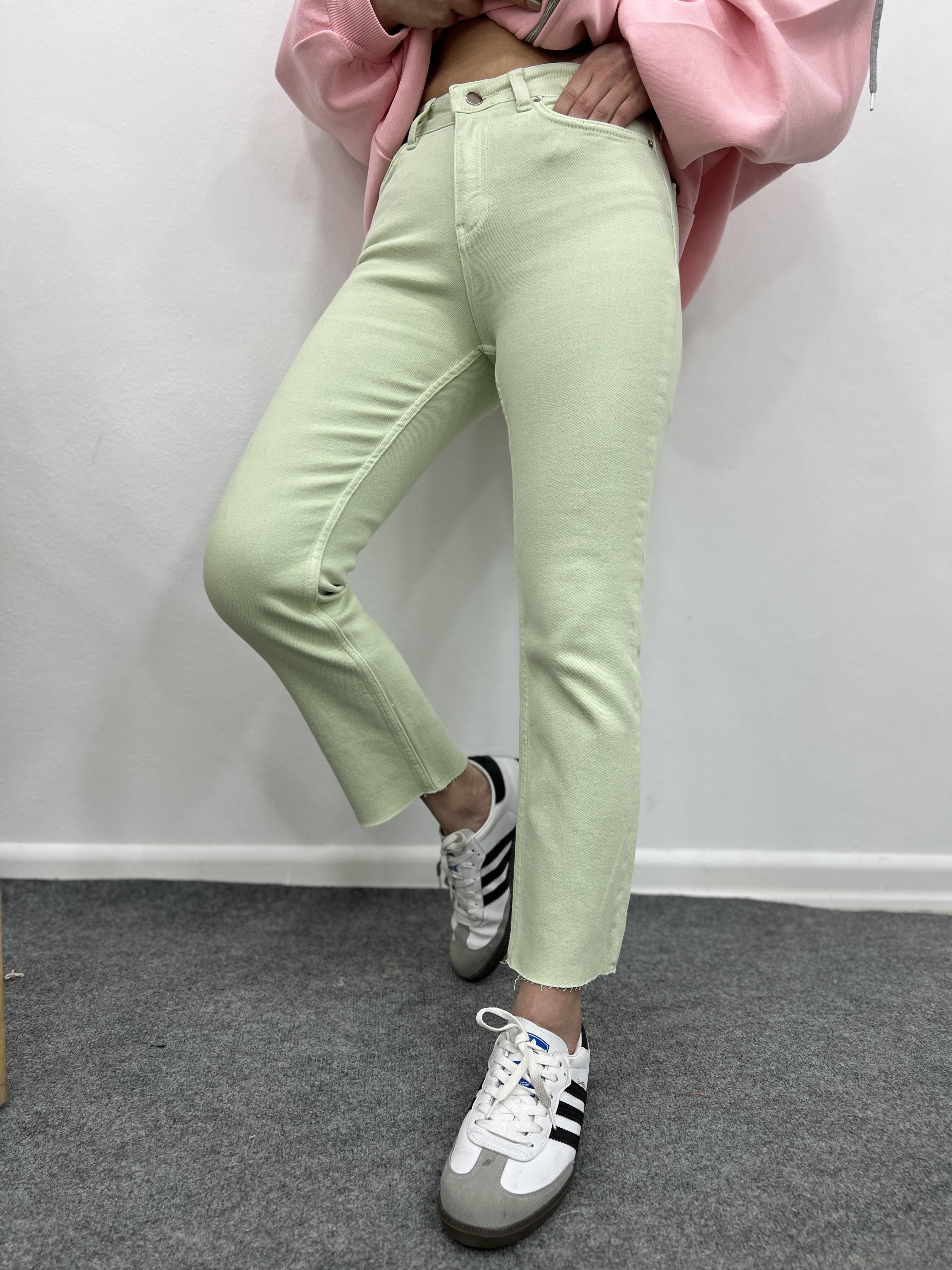 Mi̇nt Li̇krali Mom Jean