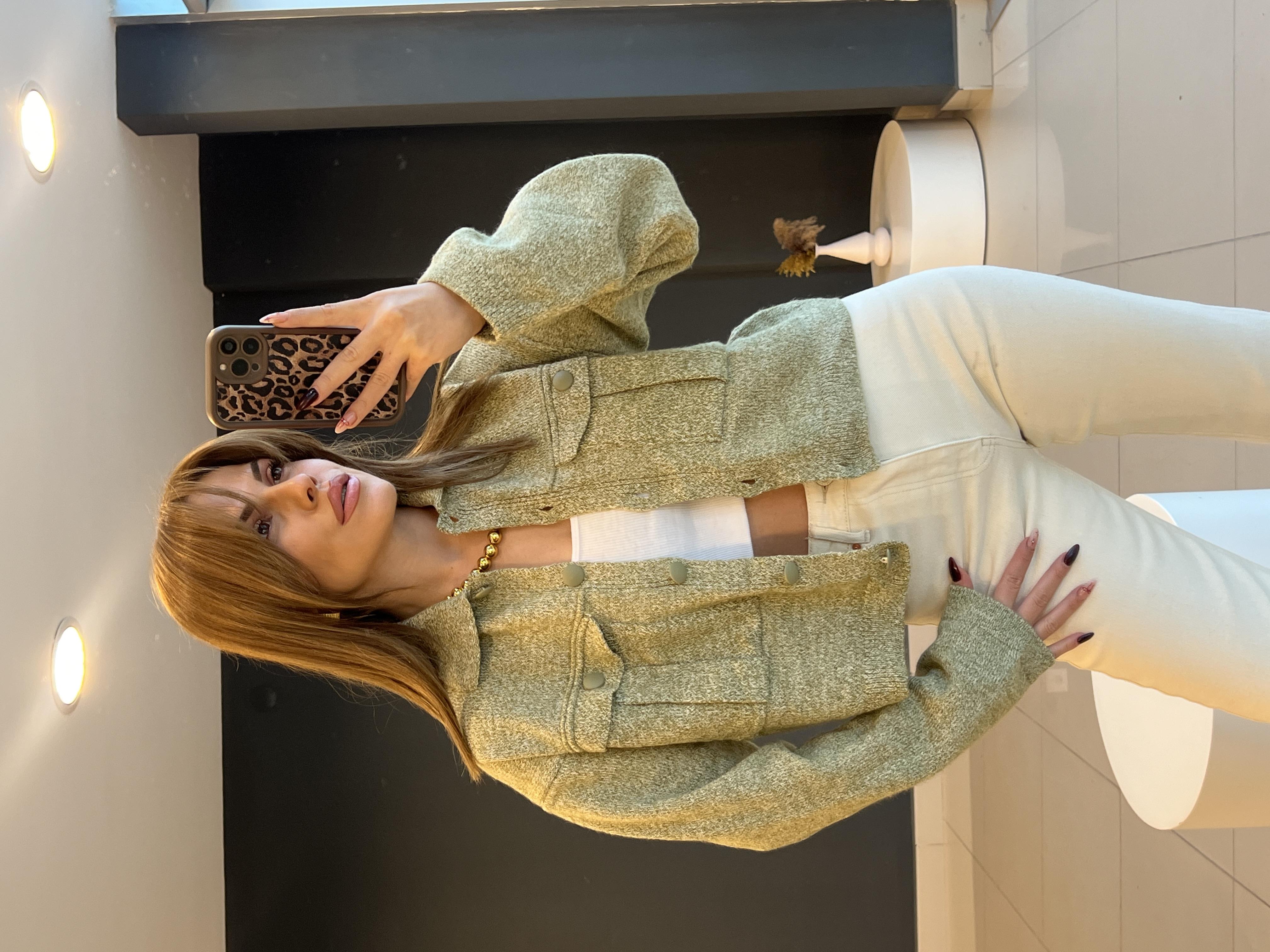 Düğmeli̇ Hirka Yeşi̇l
