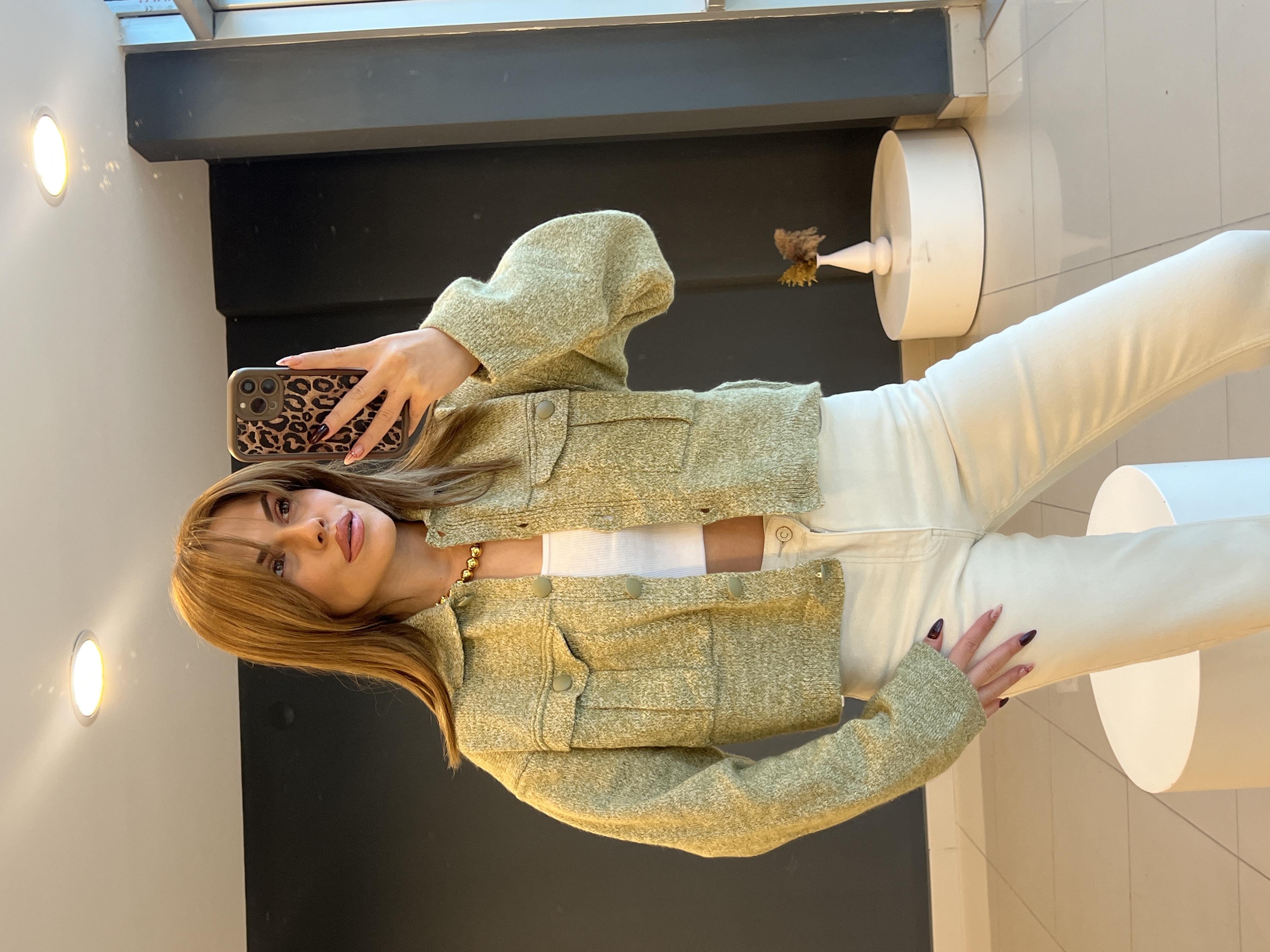 Düğmeli̇ Hirka Yeşi̇l