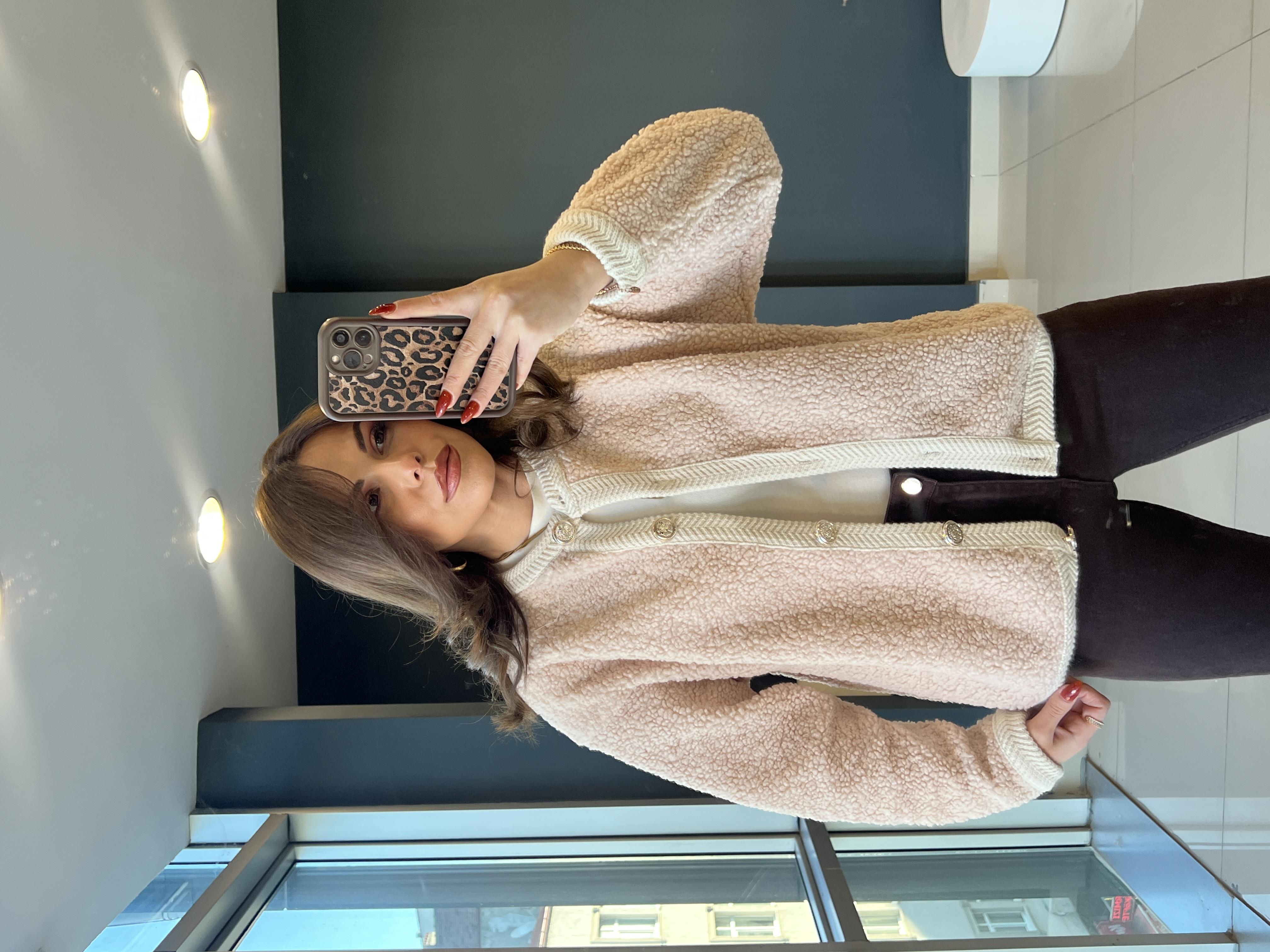 Ted Hirka Ekru