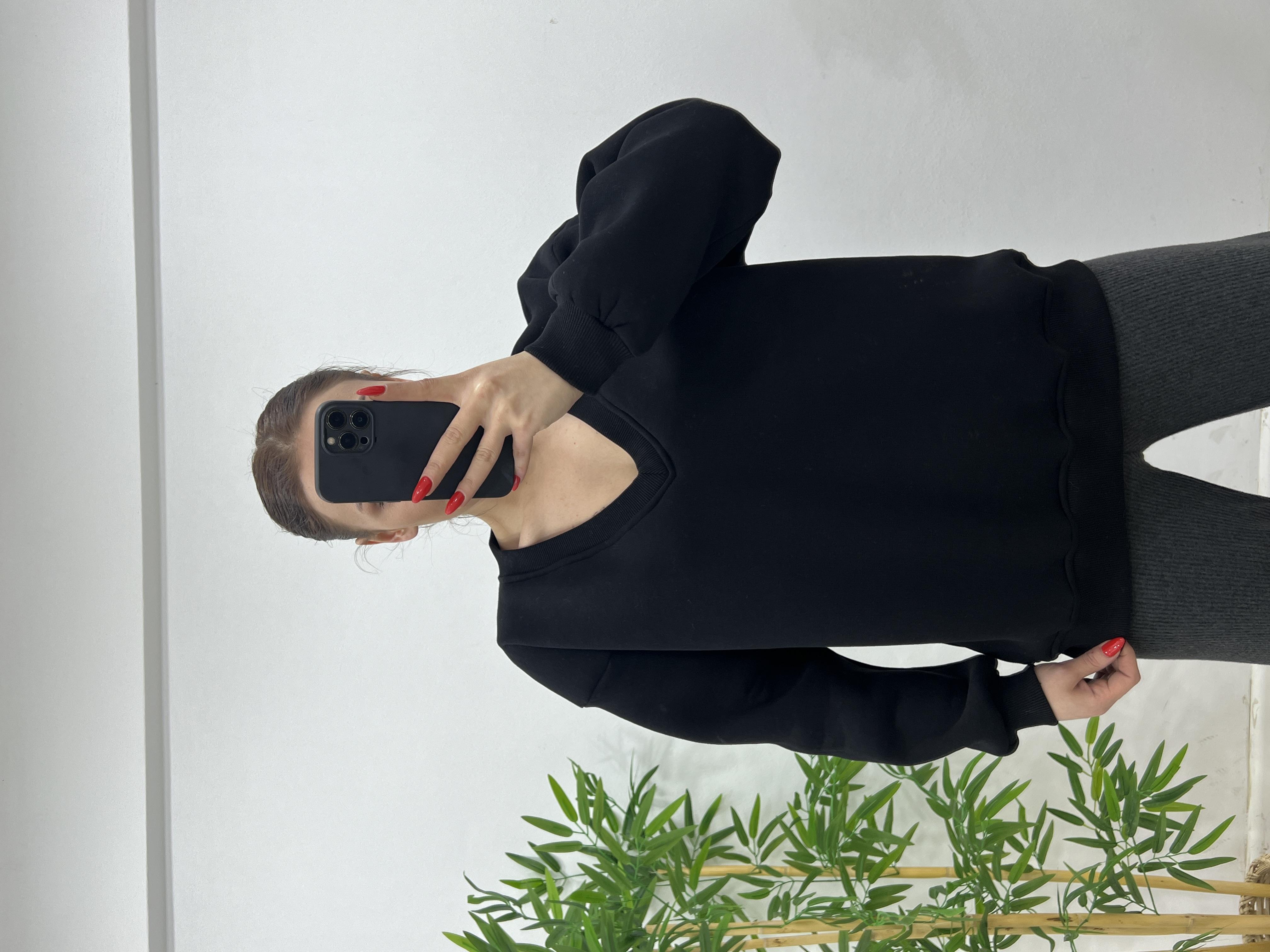 V Yaka Şardonlu Sweat Si̇yah