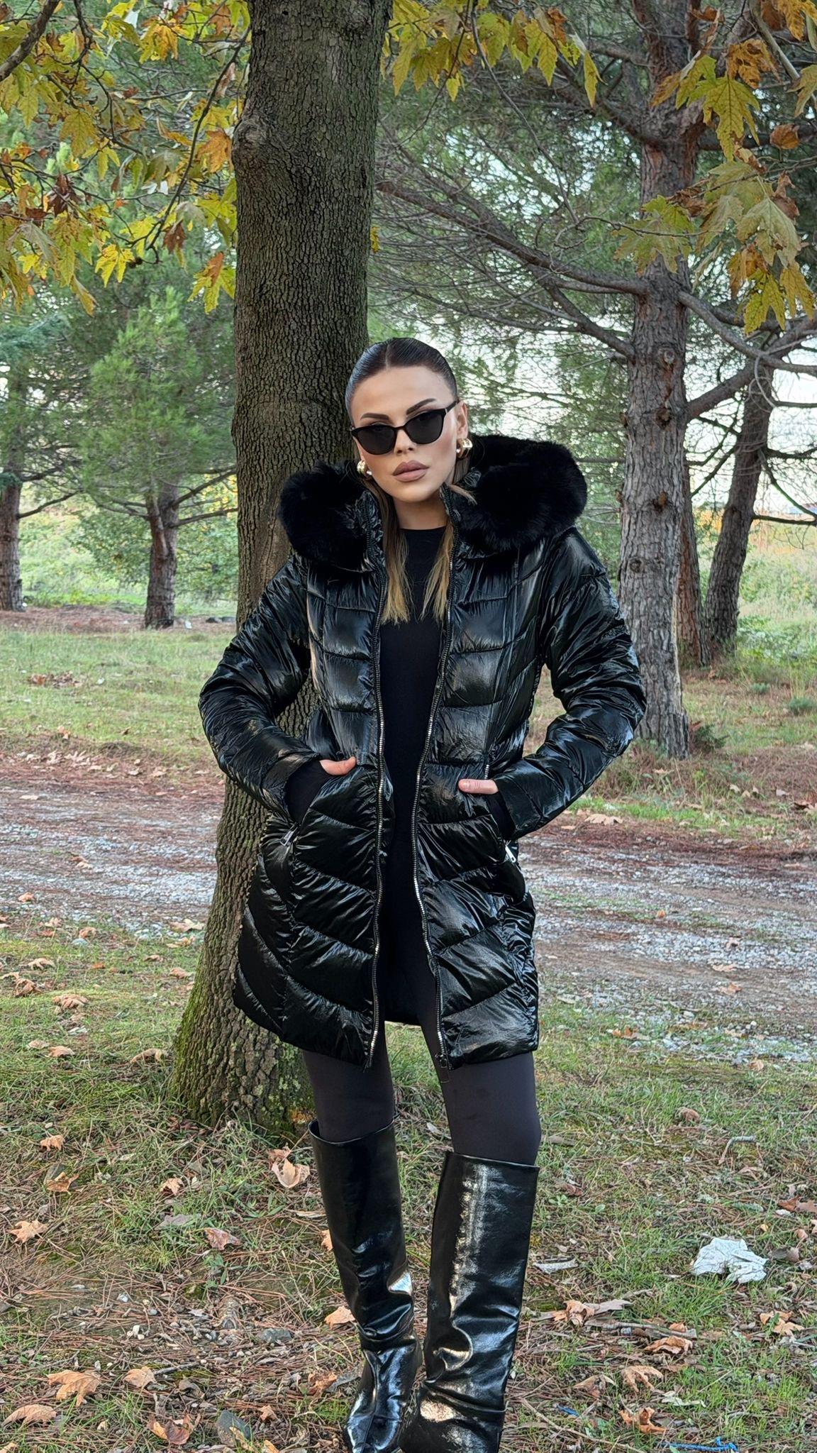 ÖZEL SERİ KÜRK KAPŞONLU PARLAK ŞİŞME MONT SİYAH