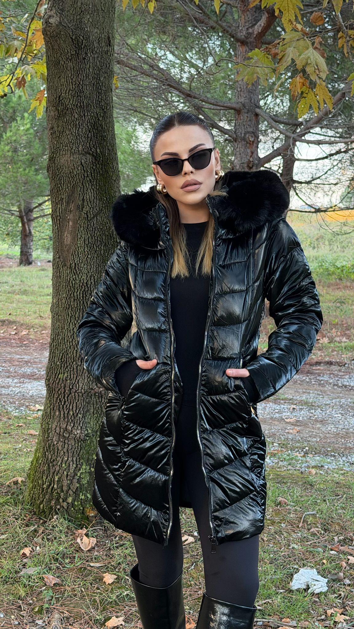 ÖZEL SERİ KÜRK KAPŞONLU PARLAK ŞİŞME MONT SİYAH