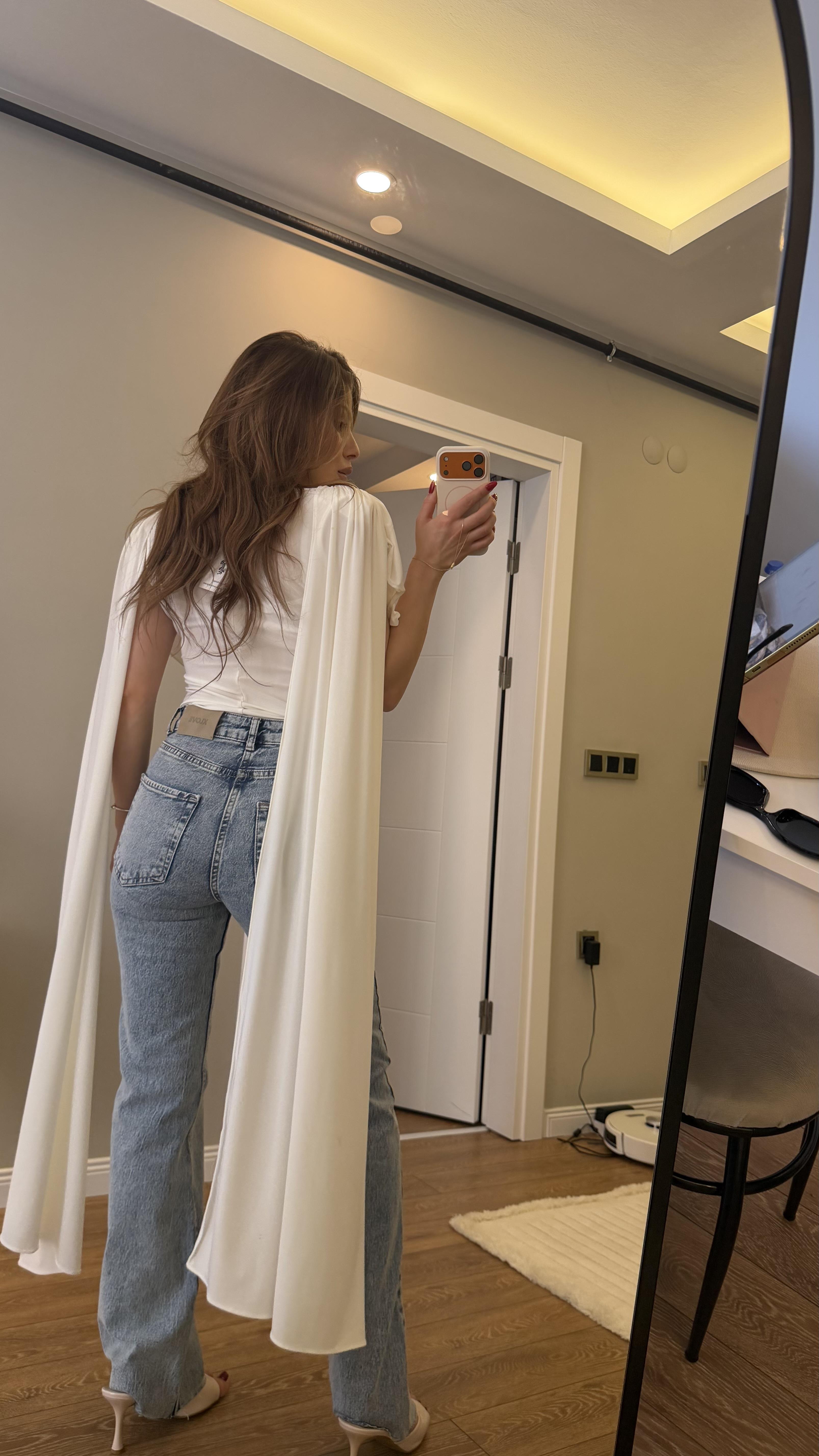 Pelerin Detaylı Tasarım Bluz 