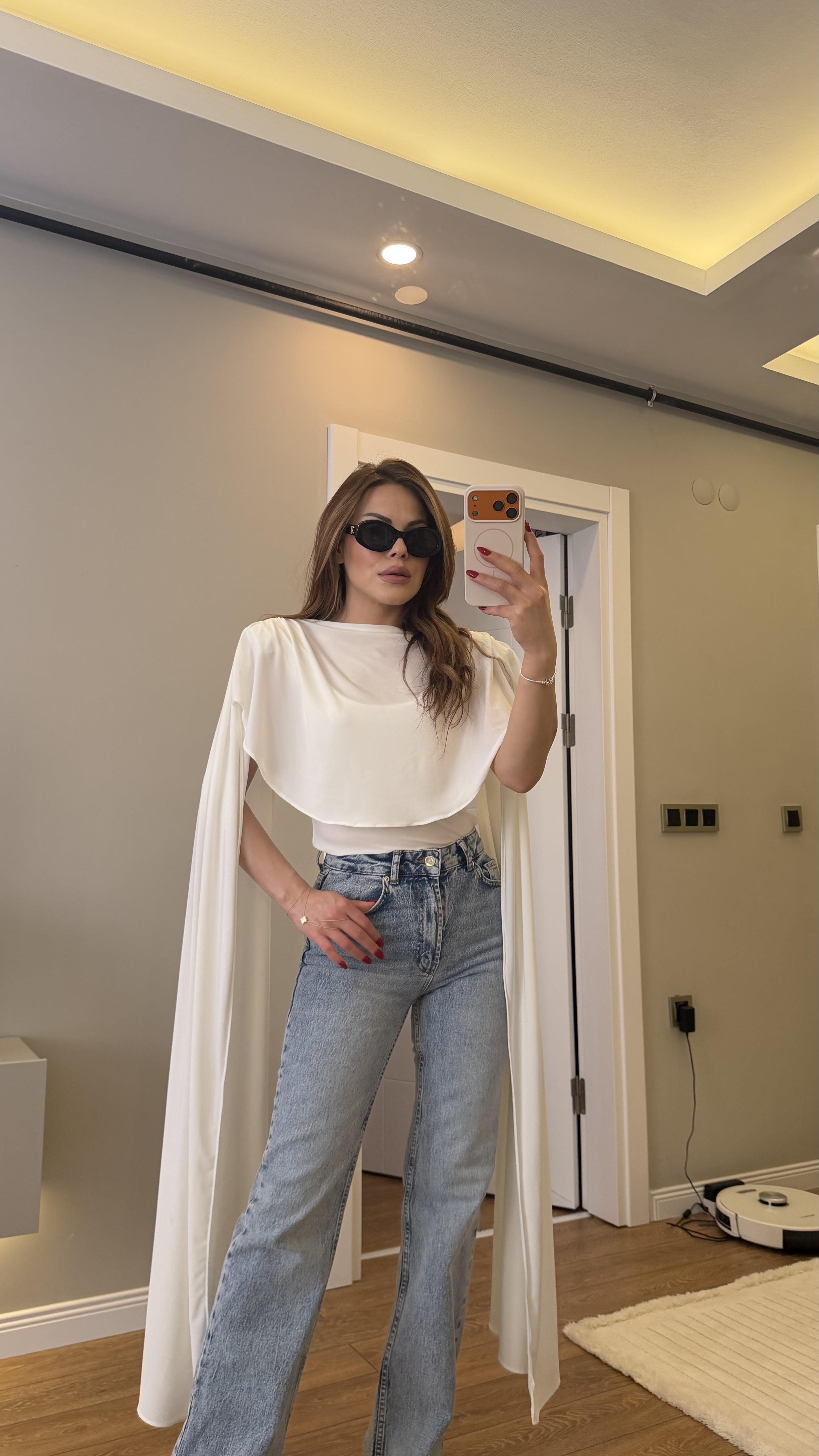 Pelerin Detaylı Tasarım Bluz 