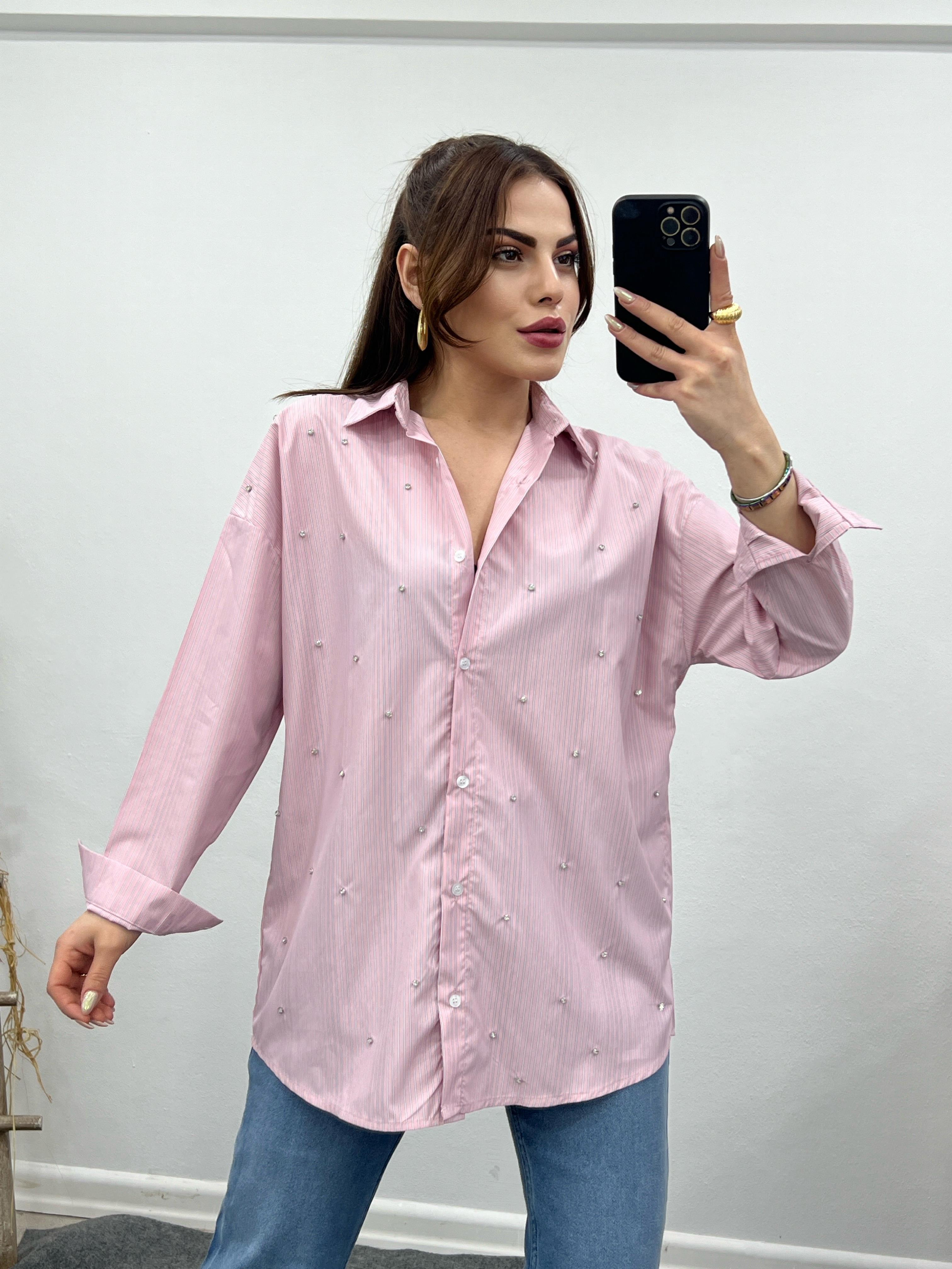 Pembe Çi̇zgi̇li̇ Taşli Gömlek