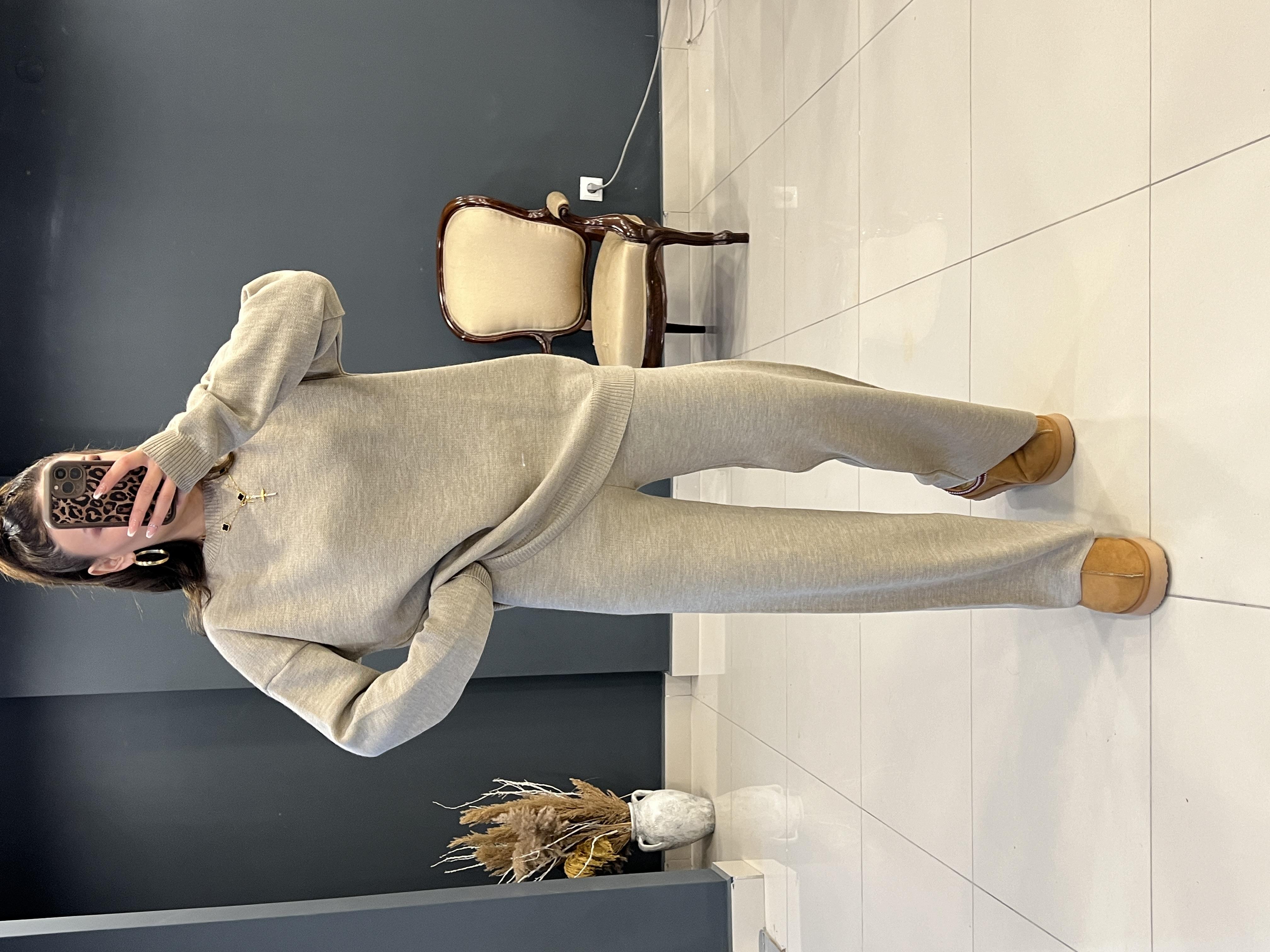 Premium Seri Tri̇ko Takim Taş