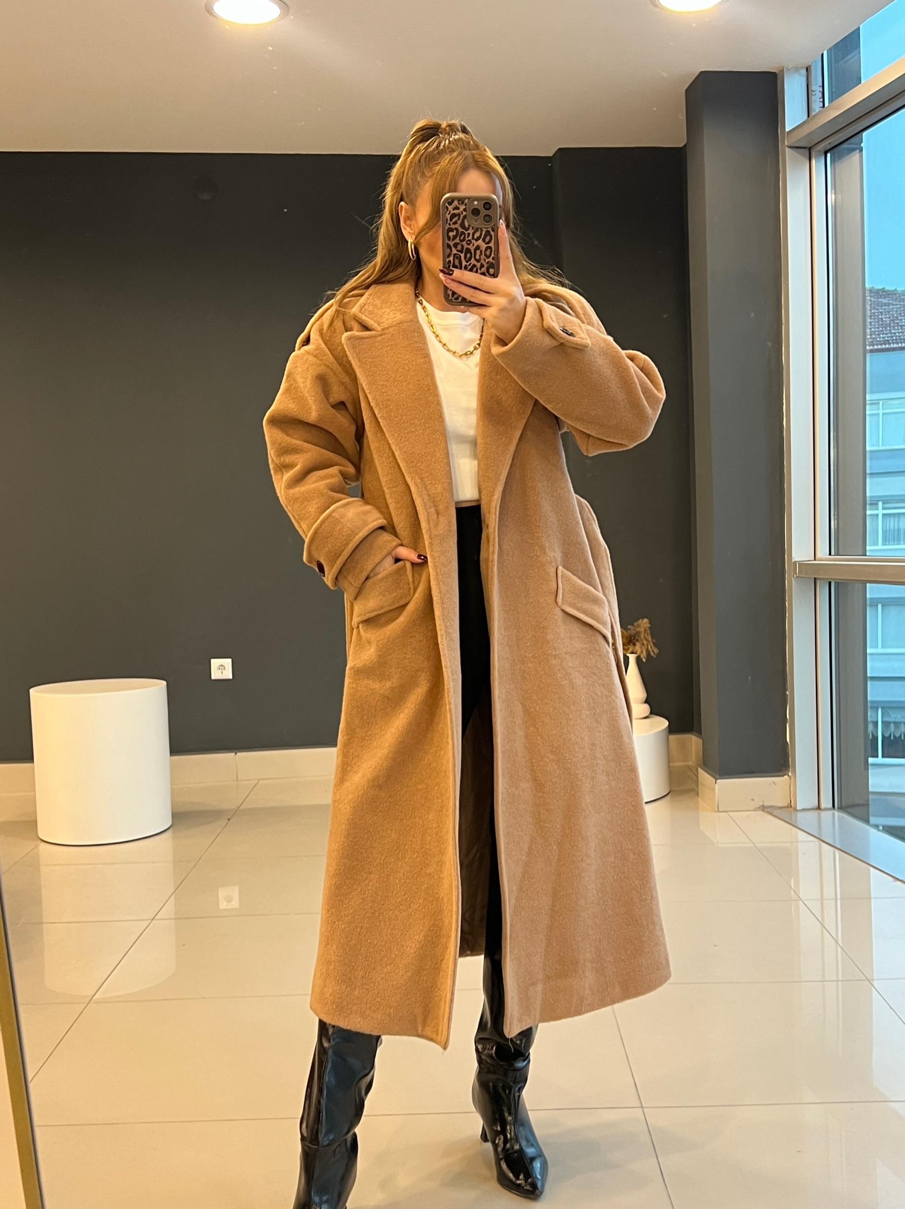 Premi̇um Seri̇ Astarli Kaşe Kaban Camel