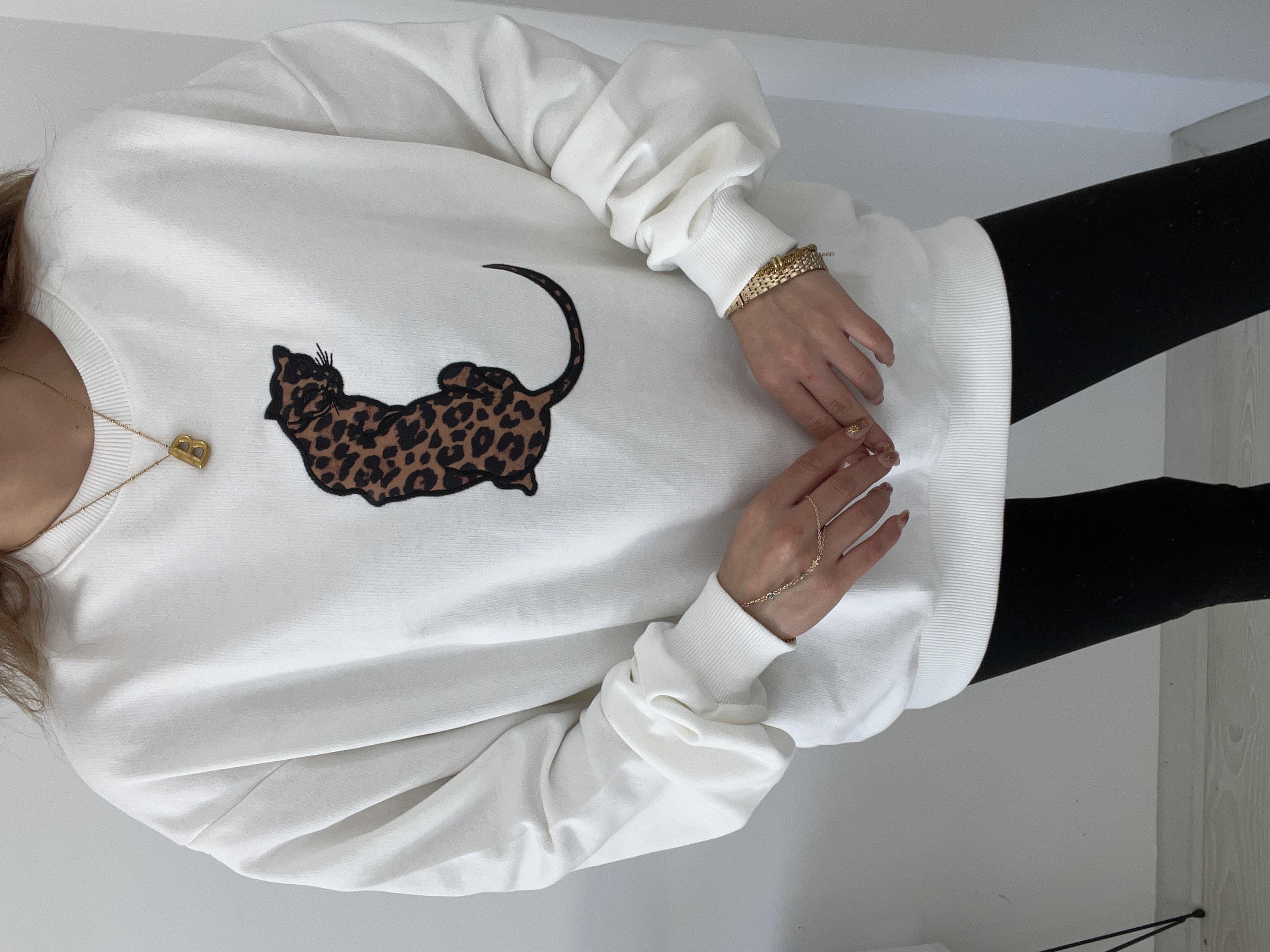 Şardonsuz Oversi̇ze Leopar Detayli Sweat Beyaz