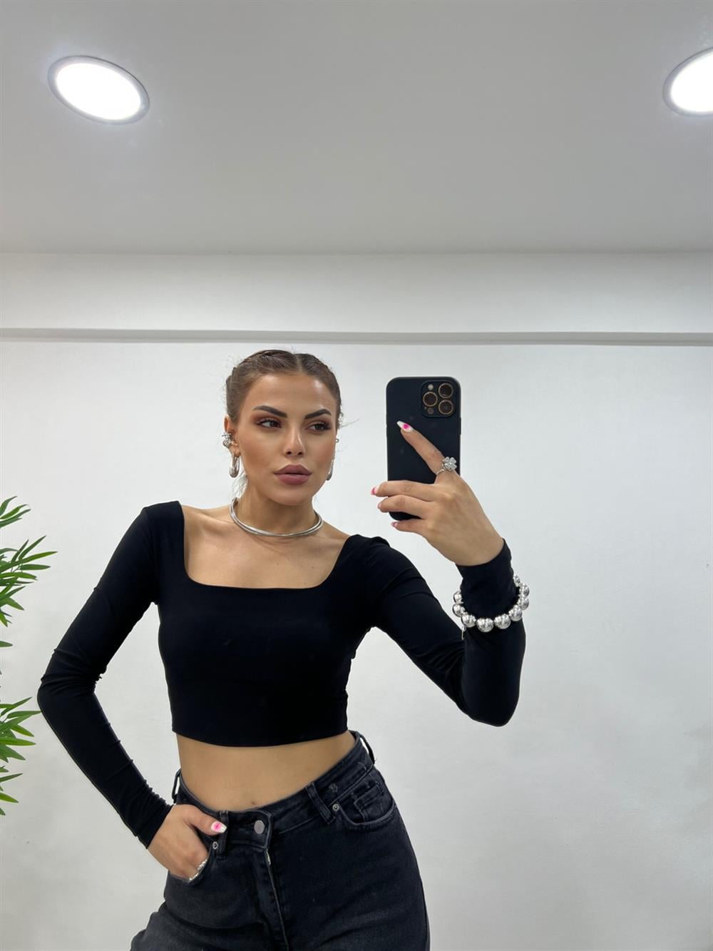 Si̇yah Kare Yaka Uzun Kollu Crop
