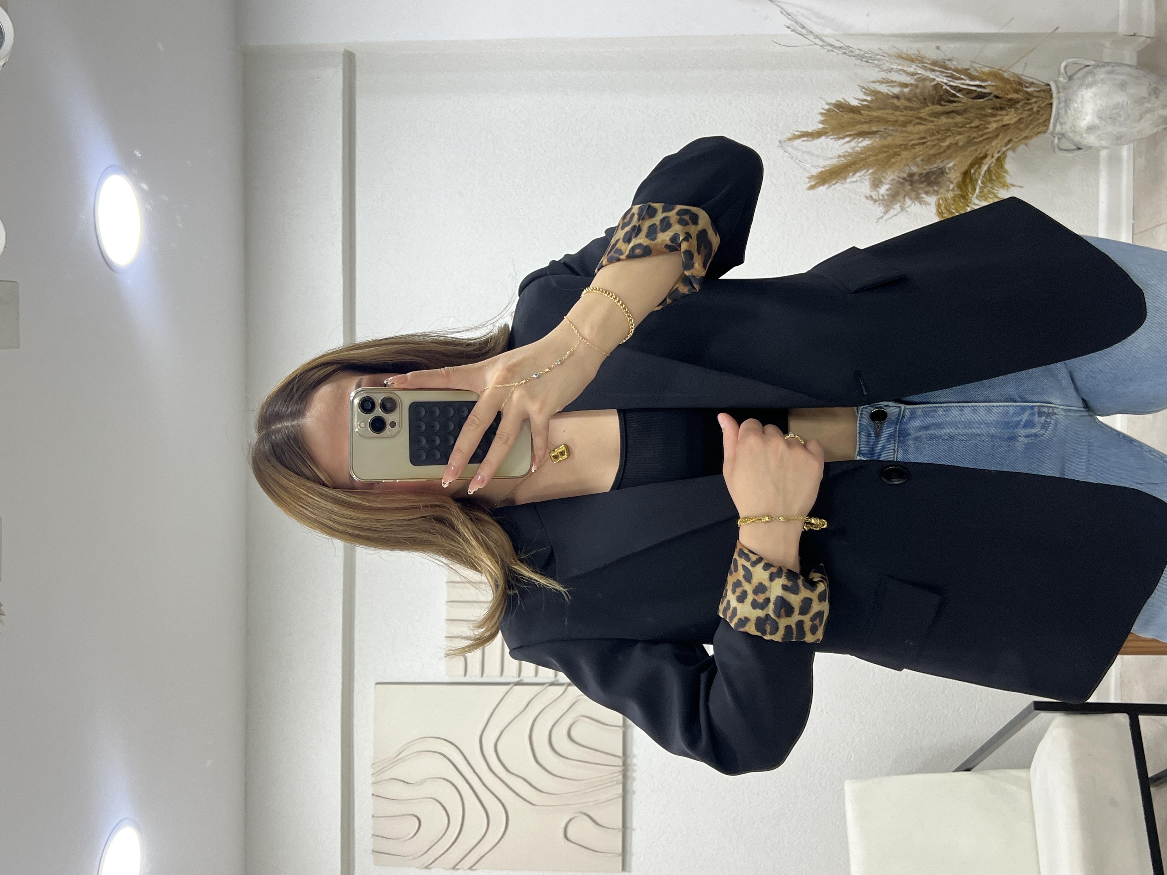 Si̇yah Kollari Leoparli Blazer Ceket