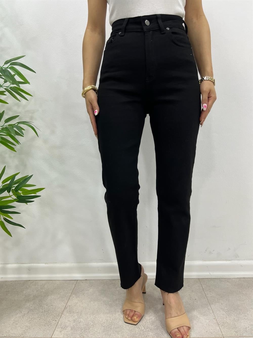Siyah Likralı Mom Jean 