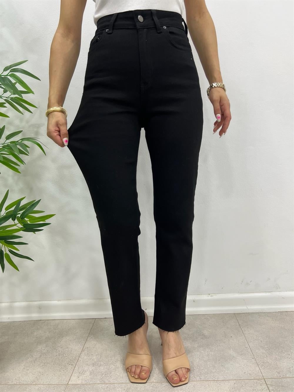 Siyah Likralı Mom Jean 