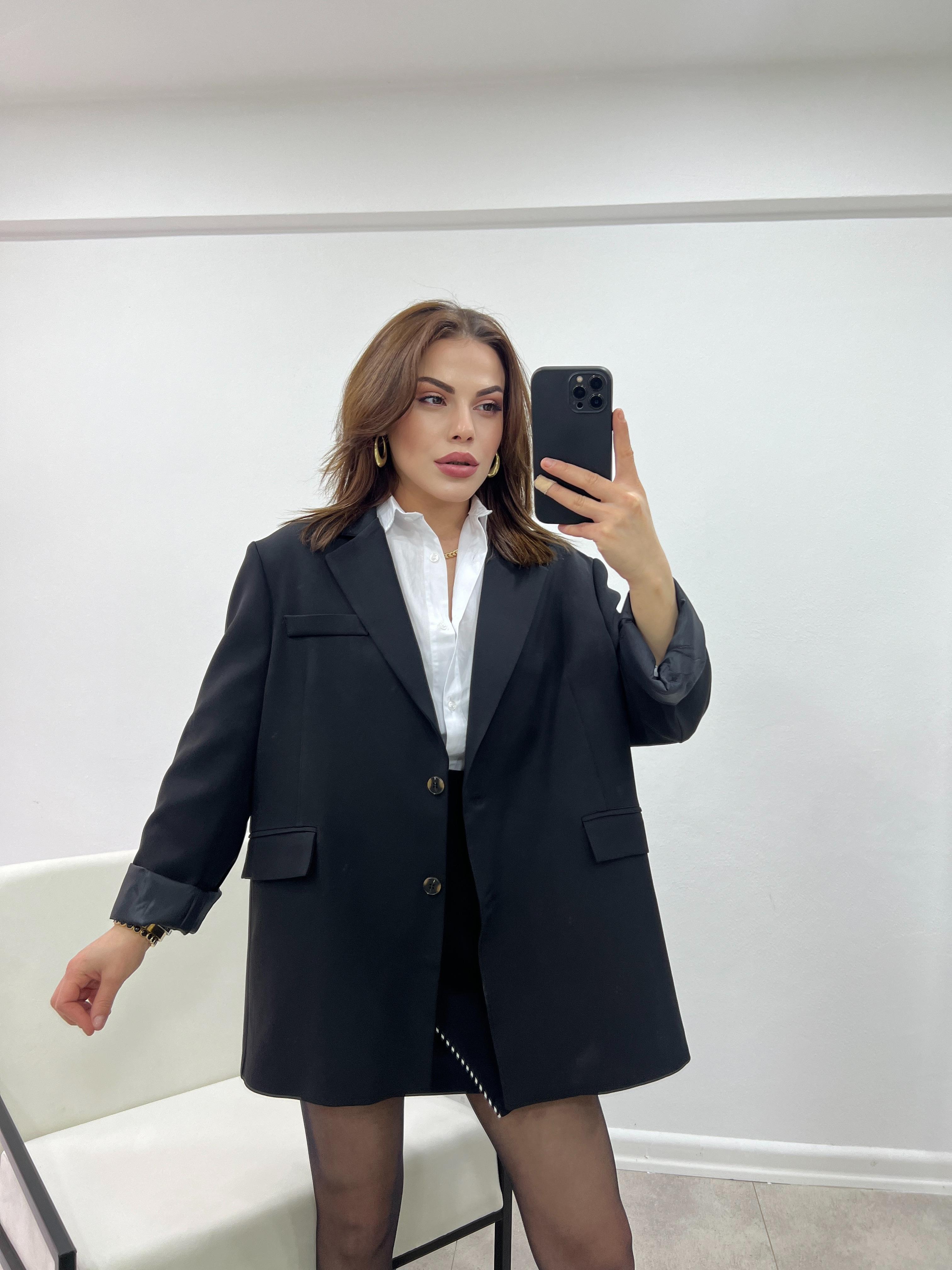 Si̇yah Oversi̇ze Blazer Ceket