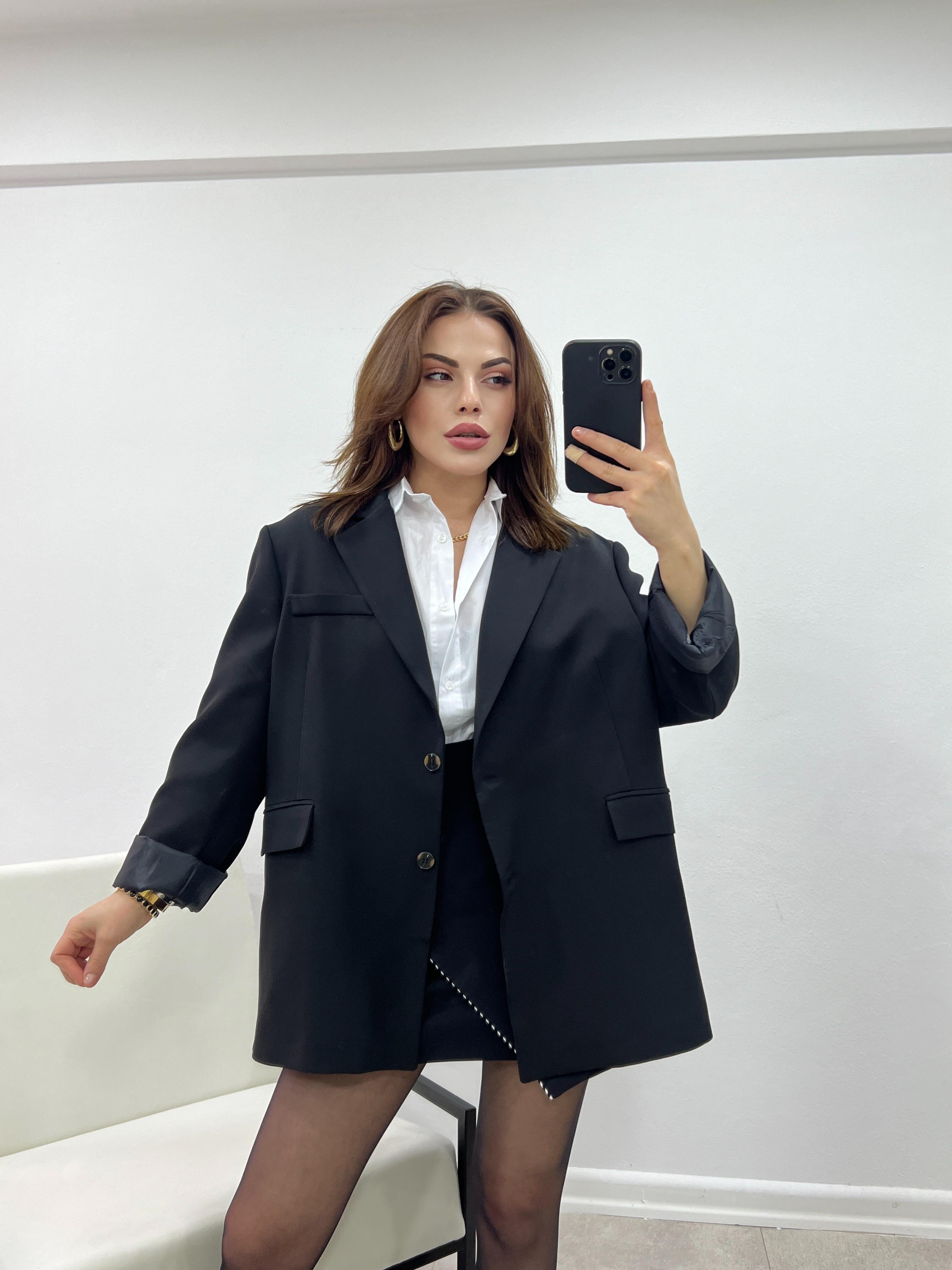 Si̇yah Oversi̇ze Blazer Ceket