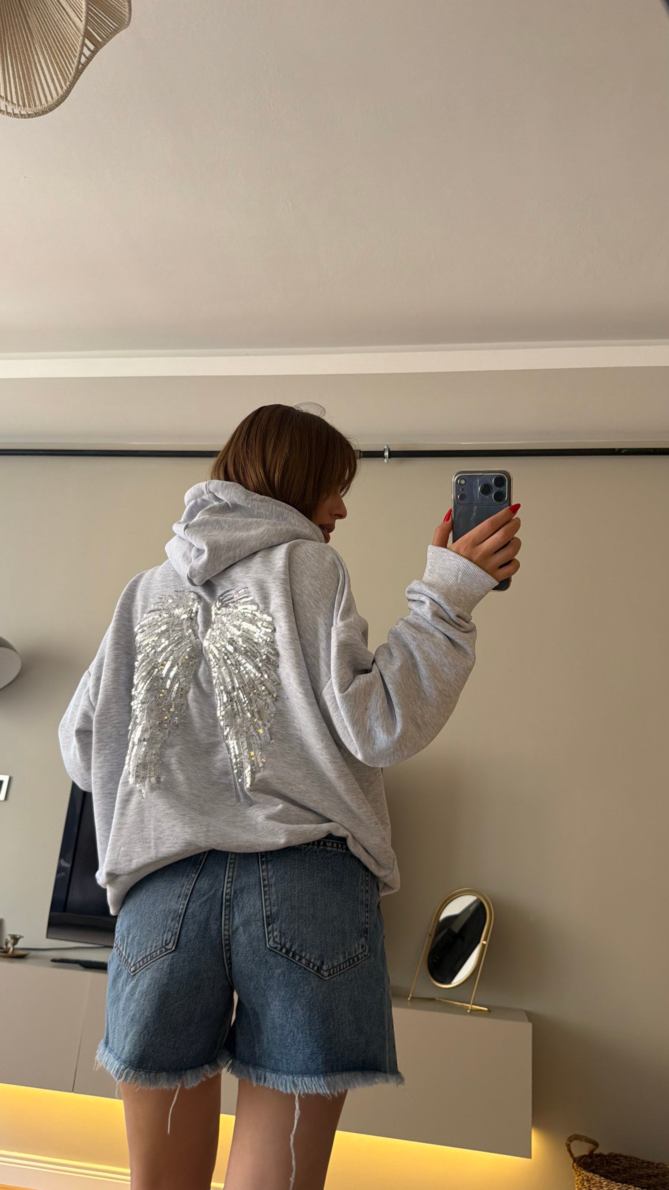 Taş İşlemeli Kanat Detaylı Kapüşonlu Sweatshırt Gri