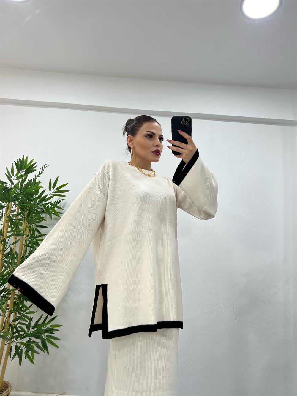 Taş Rengi̇ Etekli̇ Tri̇ko Takim