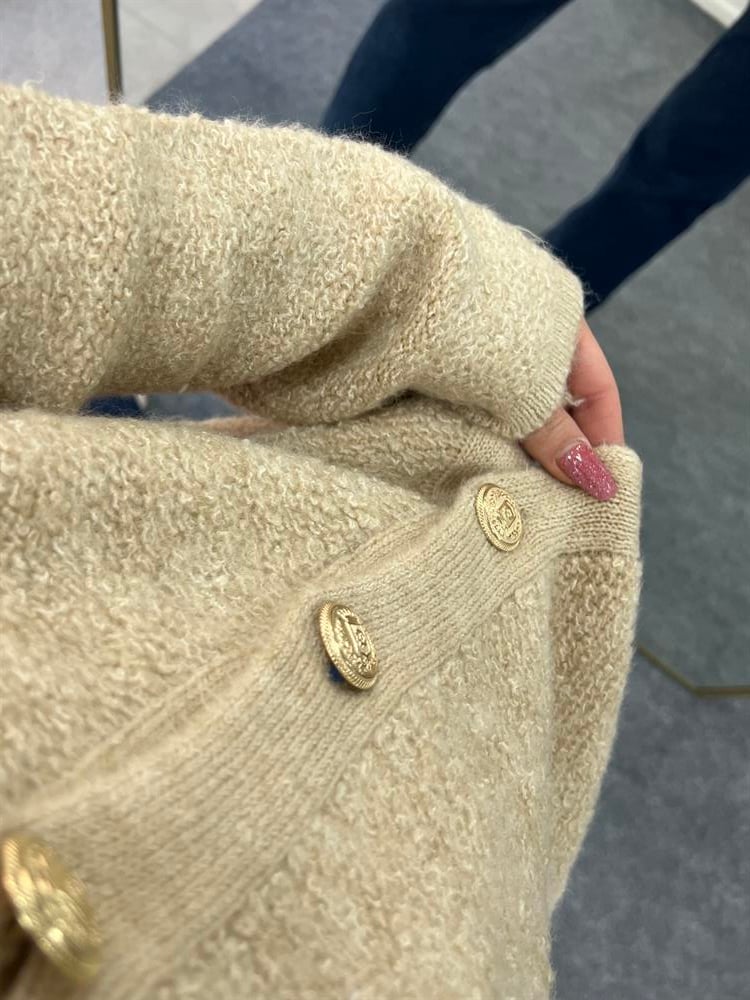 Taş Rengi̇ Gold Düğmeli̇ Yumoş Hirka