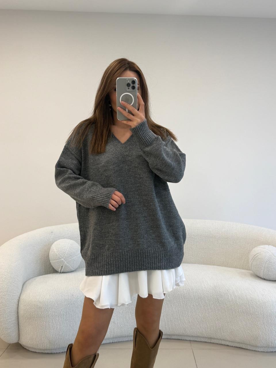 V YAKA BASİC KAZAK  KOYU GRİ