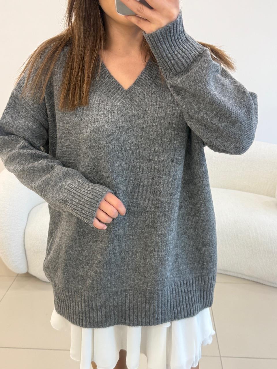 V YAKA BASİC KAZAK  KOYU GRİ