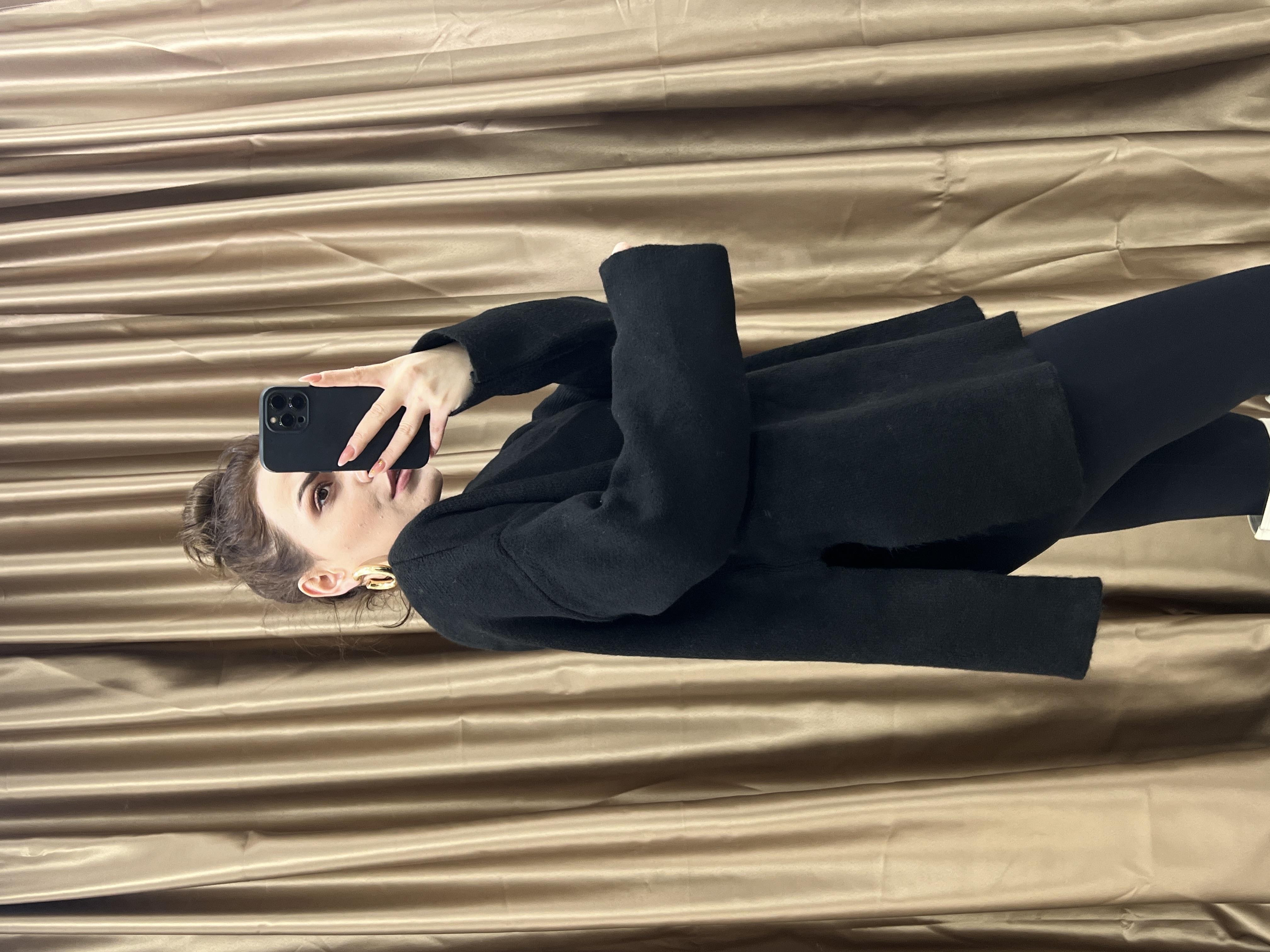 Yandan Yirtmaçli Duble Kol Tri̇ko Si̇yah