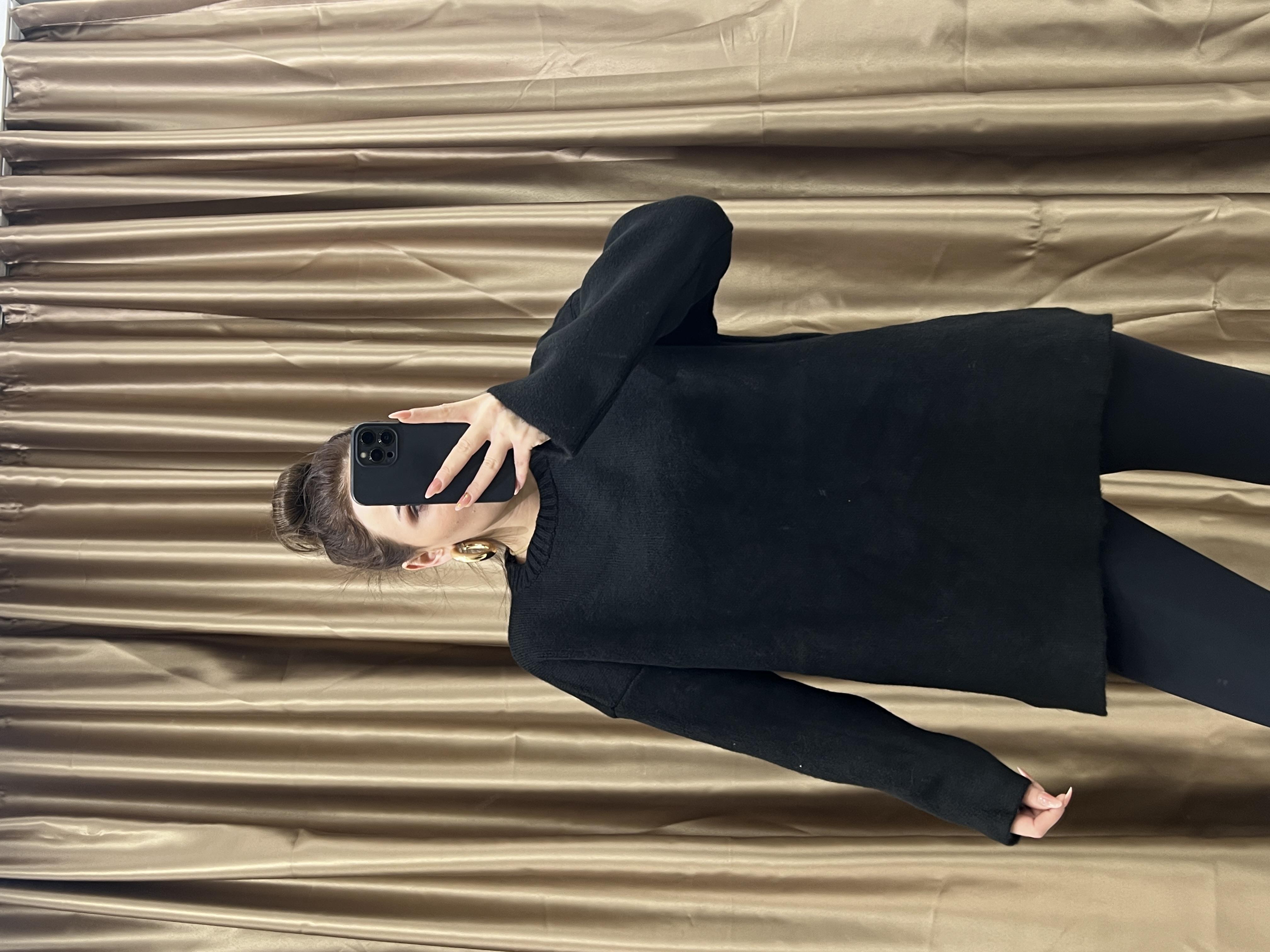 Yandan Yirtmaçli Duble Kol Tri̇ko Si̇yah