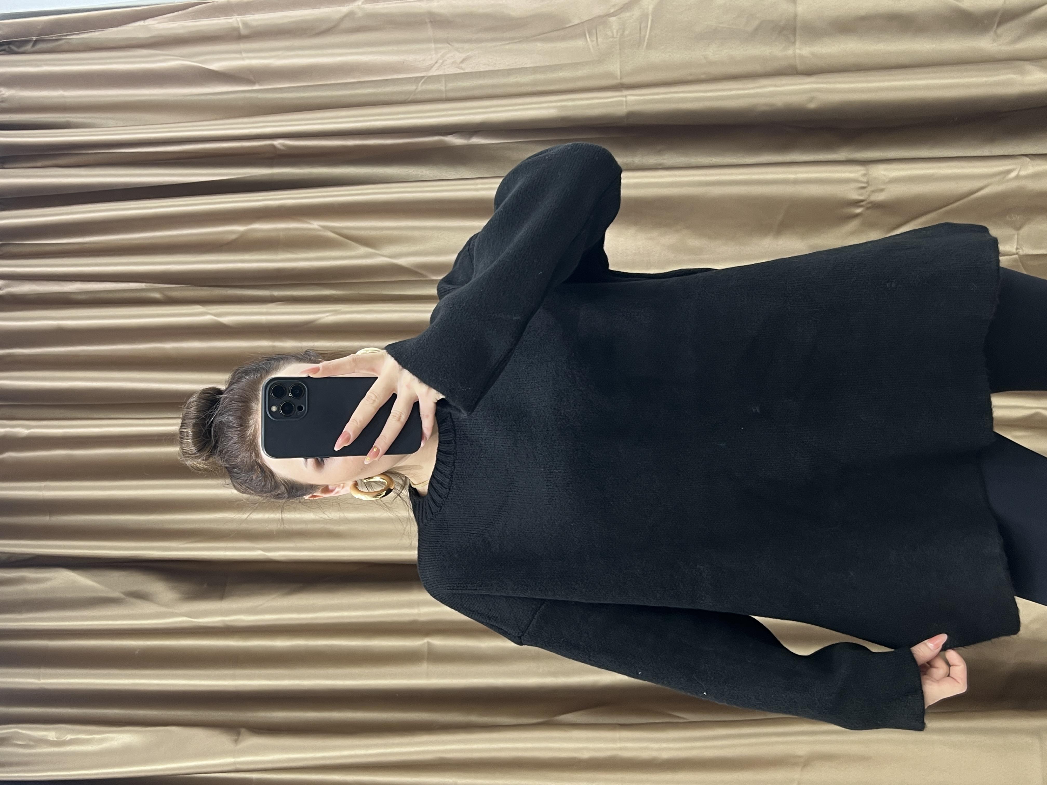 Yandan Yirtmaçli Duble Kol Tri̇ko Si̇yah