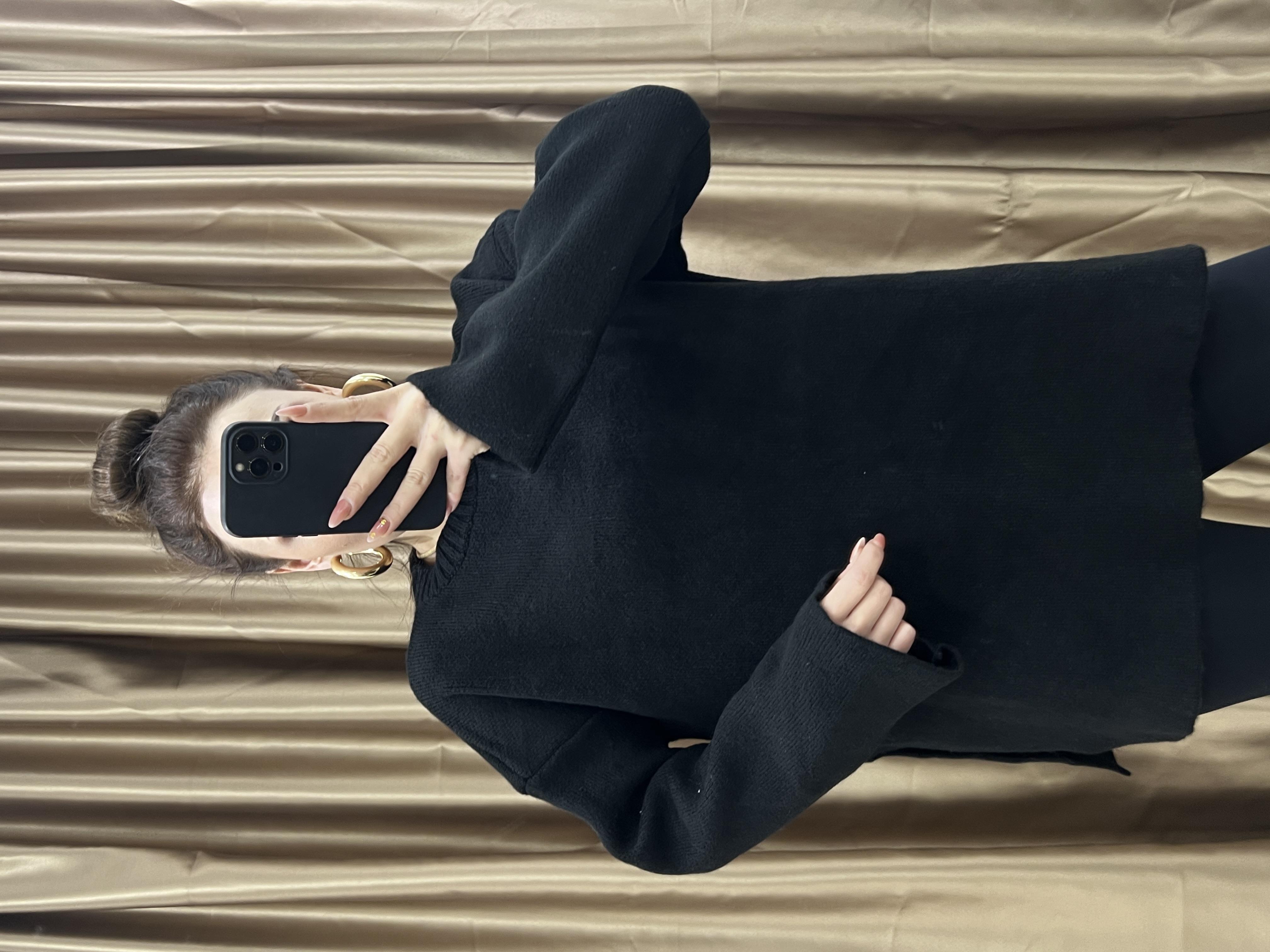 Yandan Yirtmaçli Duble Kol Tri̇ko Si̇yah