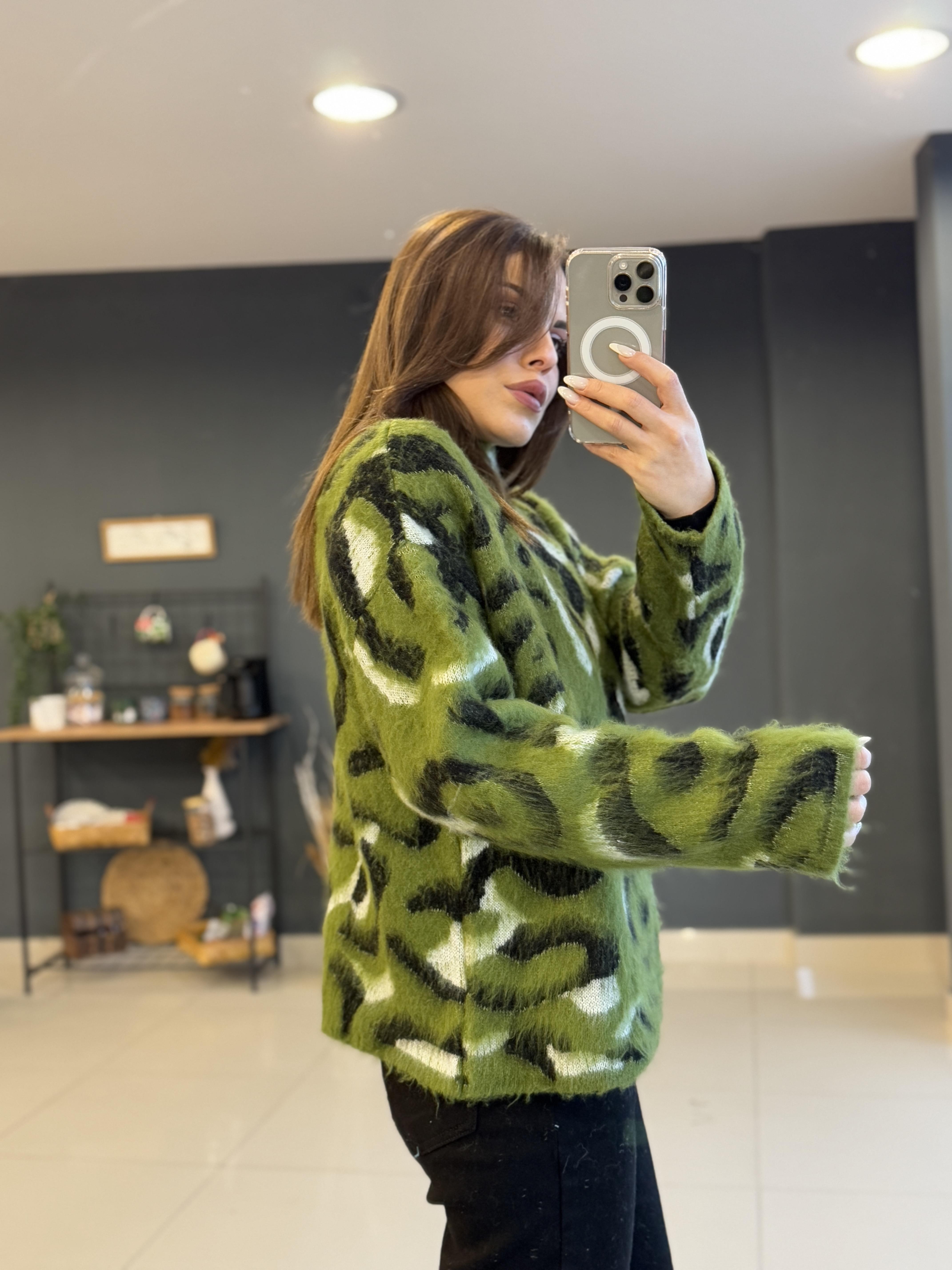 Yeşi̇l Di̇k Yaka Kazak