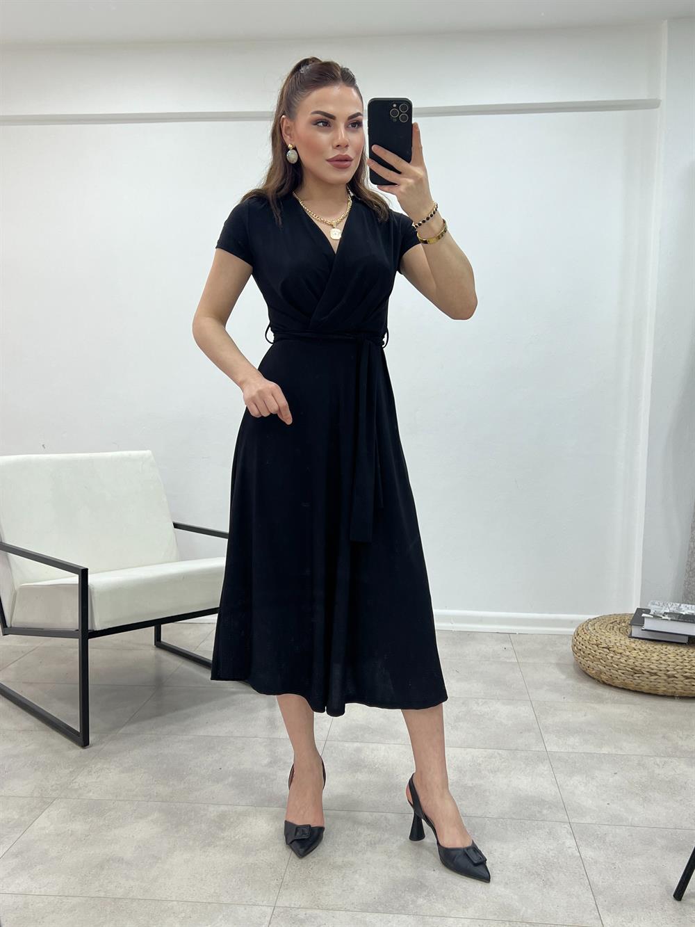 Kuşakli Kruvaze Elbi̇se Si̇yahi̇
