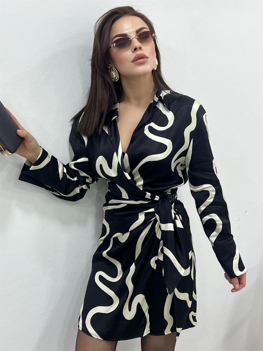Saten Kruvaze Yaka Elbi̇se