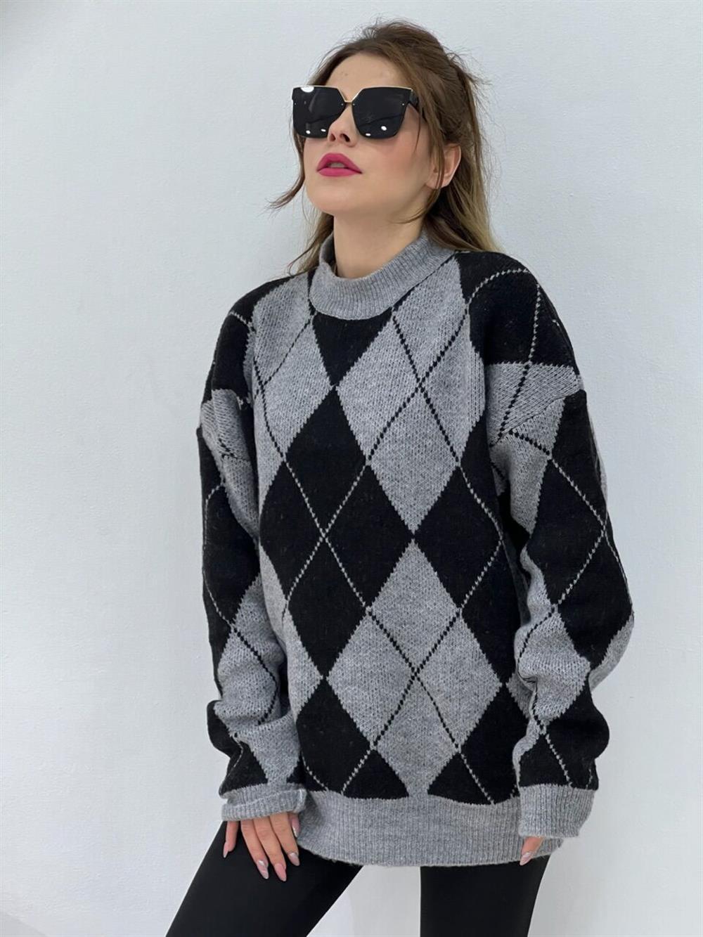 Baklava Desen Si̇yah Kazak