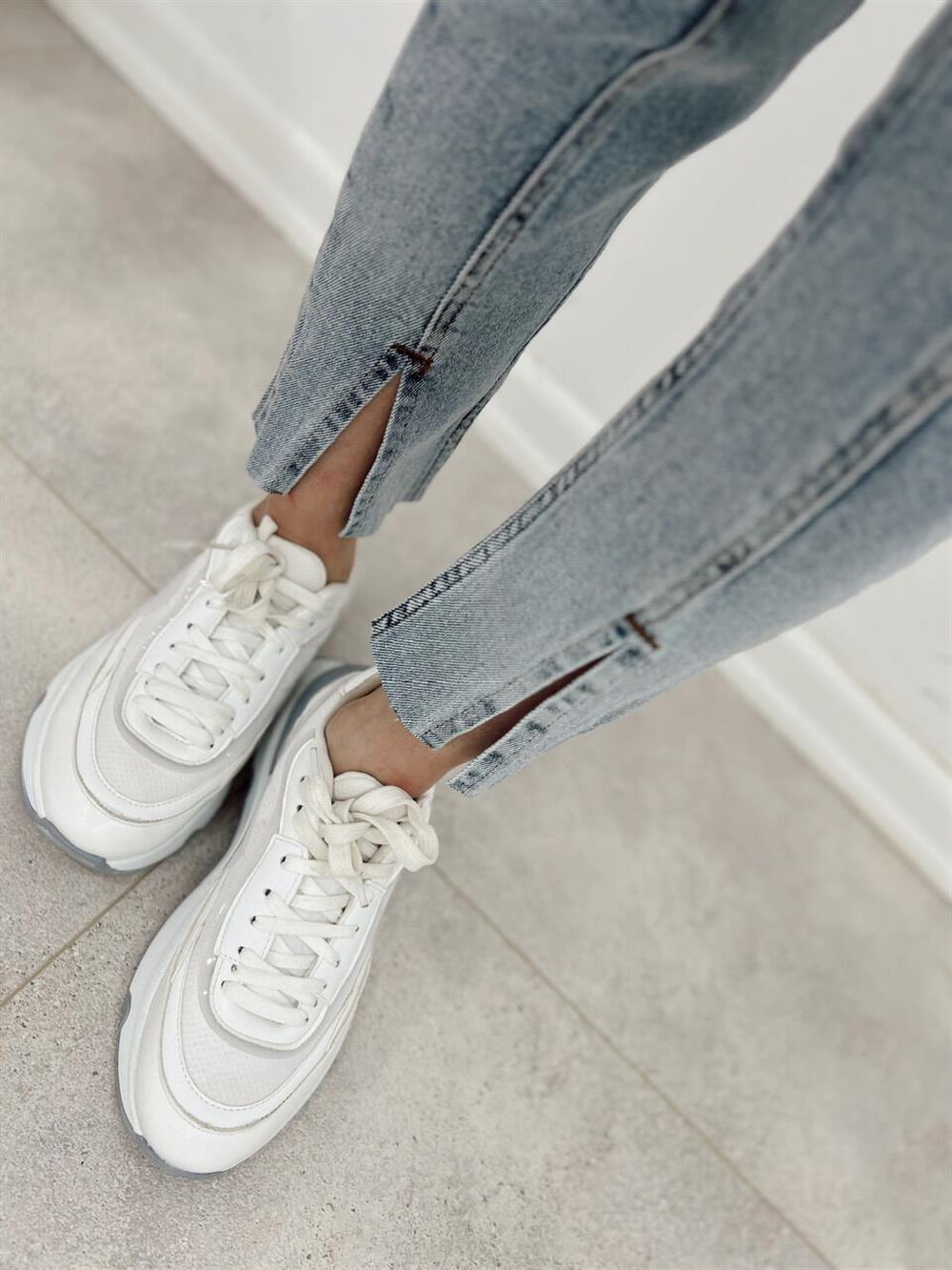 Buz Mavi̇ Yirtmaçli Jean