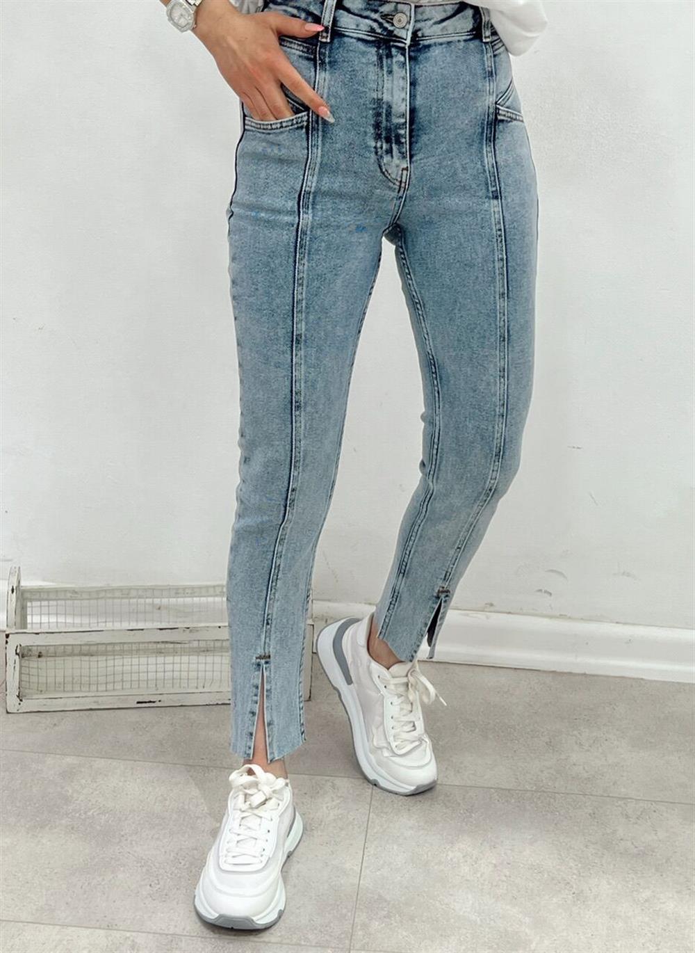 Buz Mavi̇ Yirtmaçli Jean