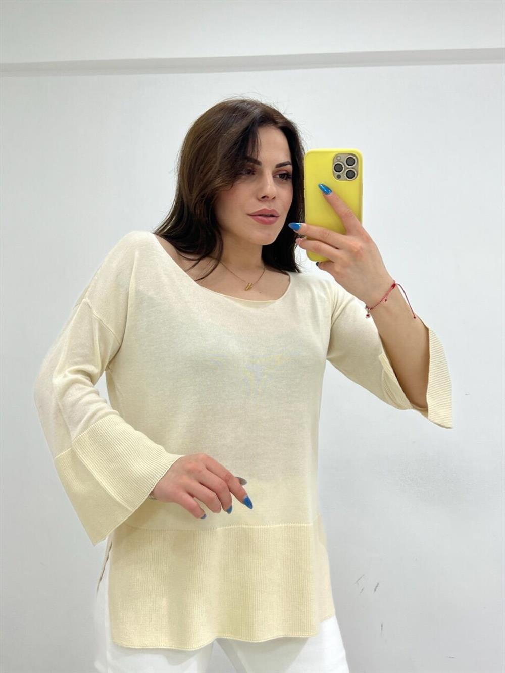 Kayik Yaka Bej Tri̇ko