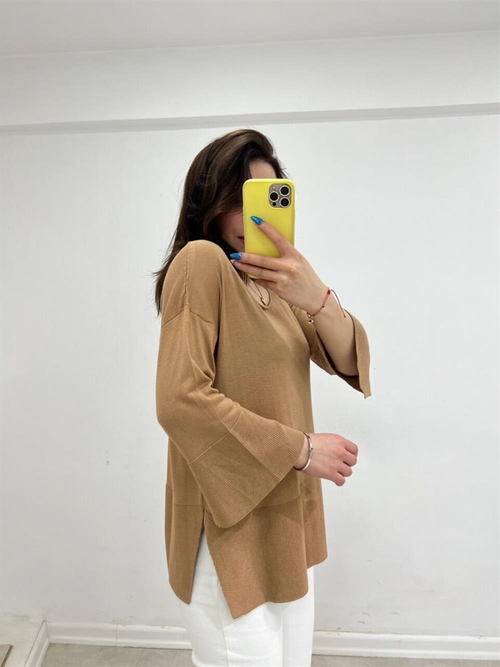 Kayik Yaka Camel Tri̇ko