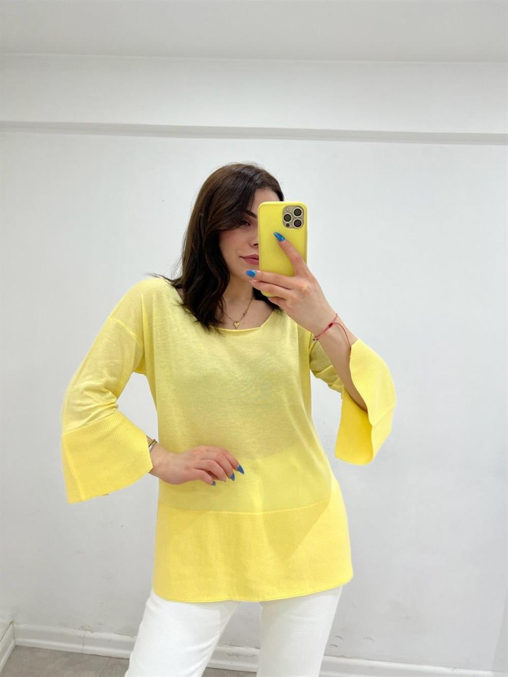 Kayik Yaka Sari Tri̇ko