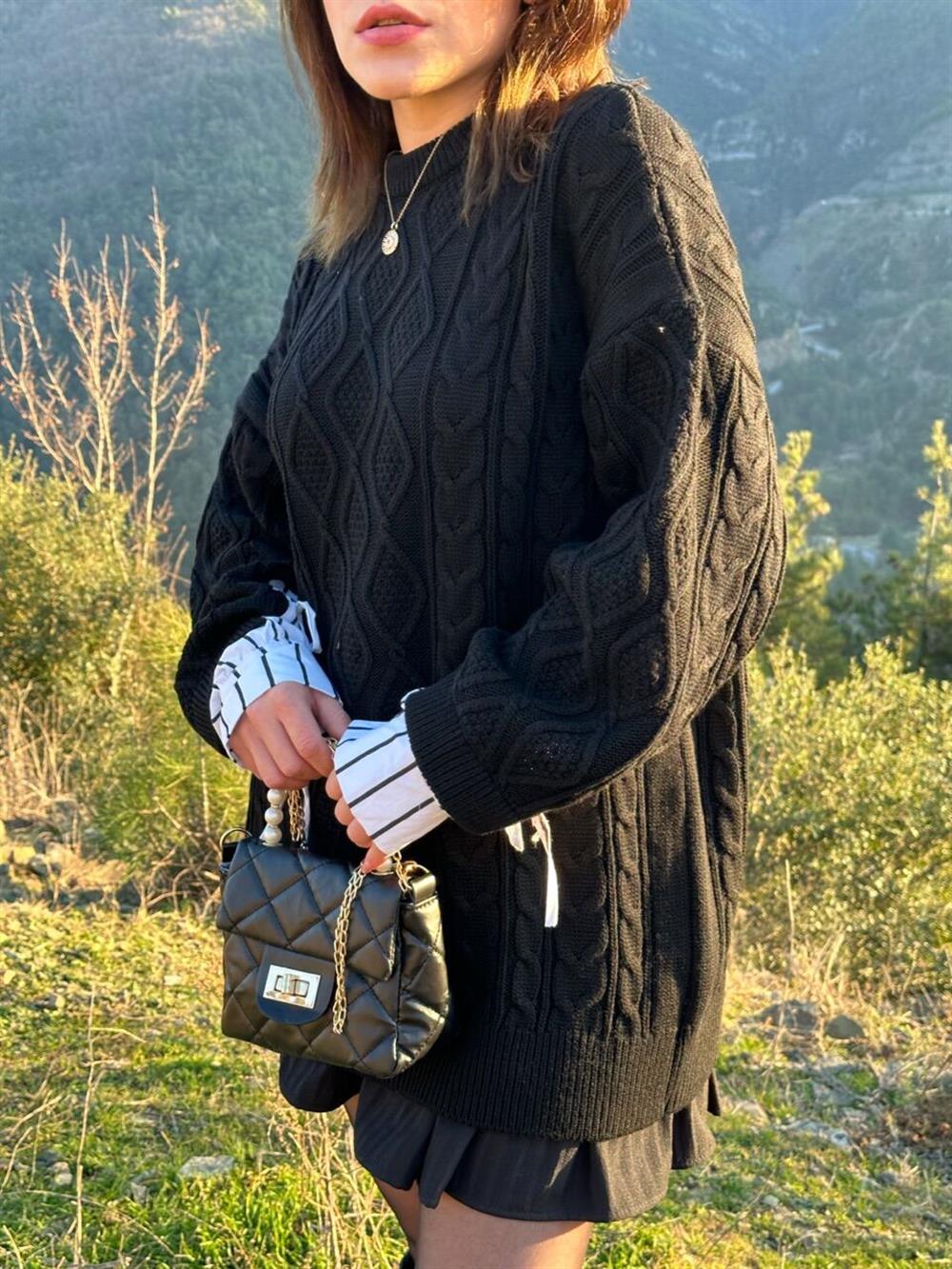 Kolu Gömlek Detayli Kazak