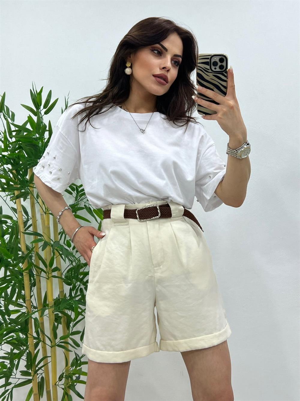 Kollari Taşli Ti̇şört