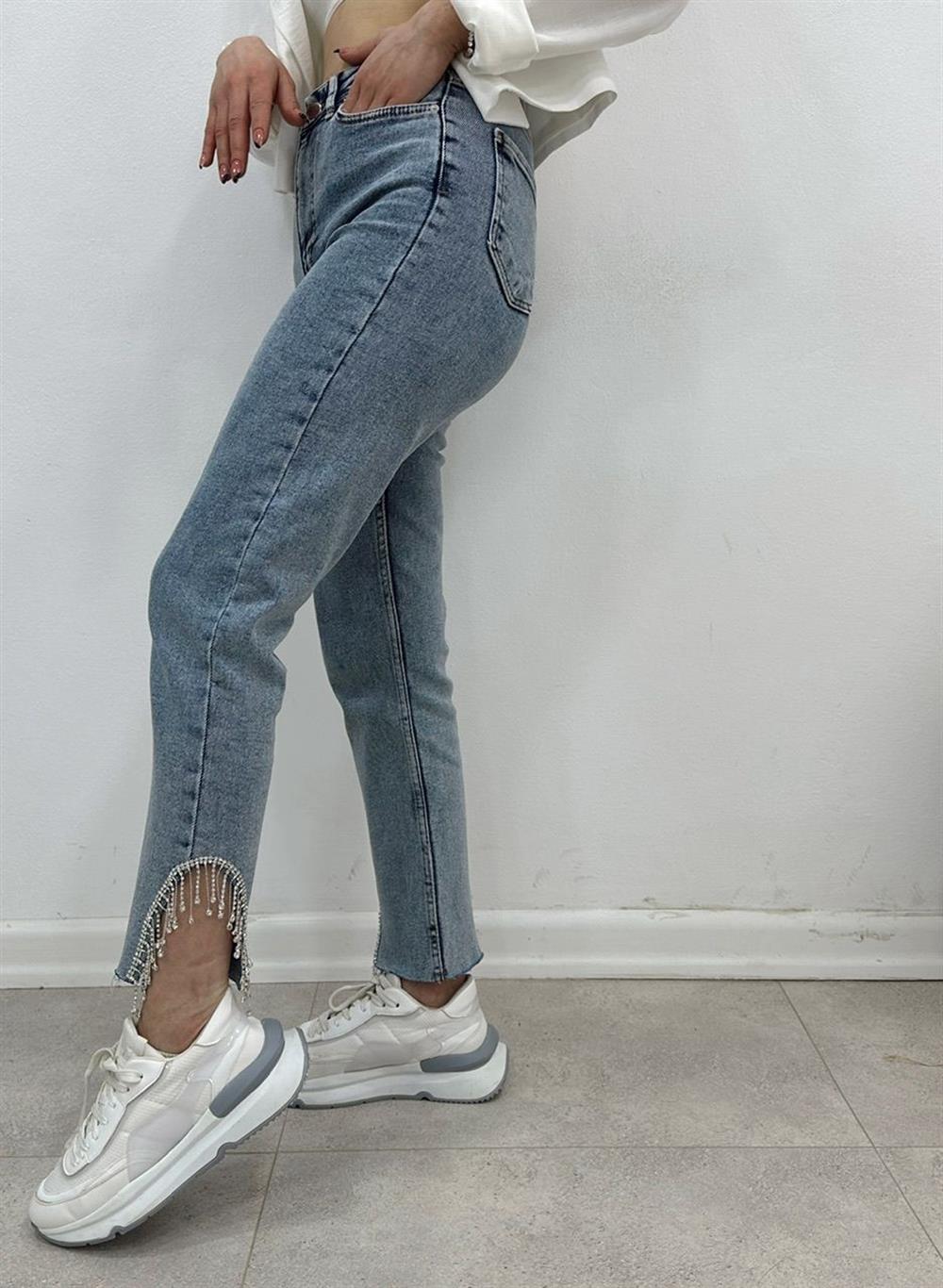 Paçalari Taşli Buz Mavi̇ Jean