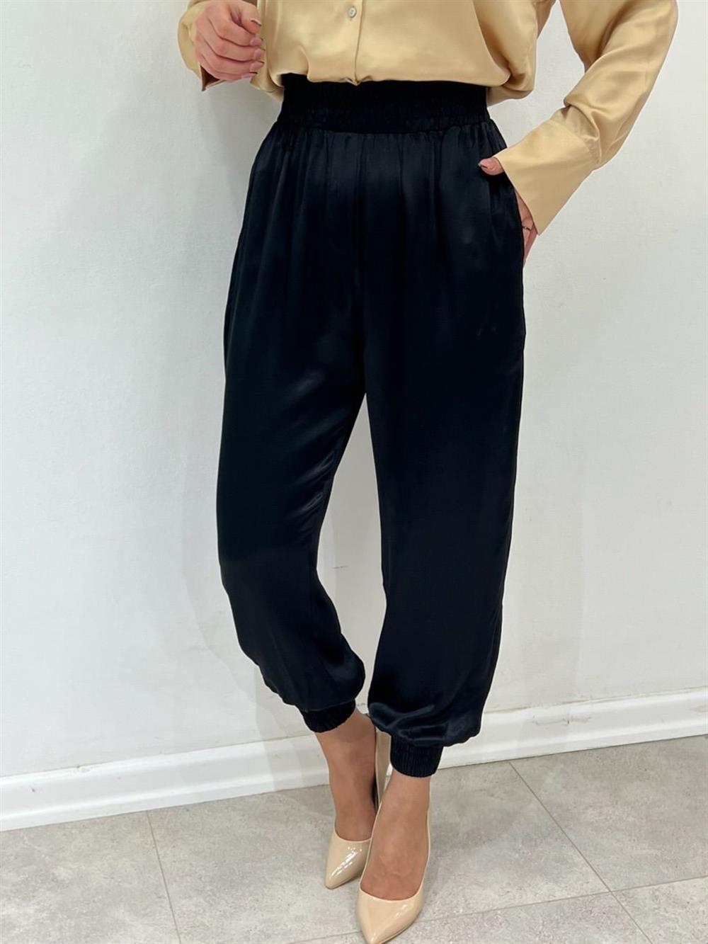 Si̇yah Saten Pantolon