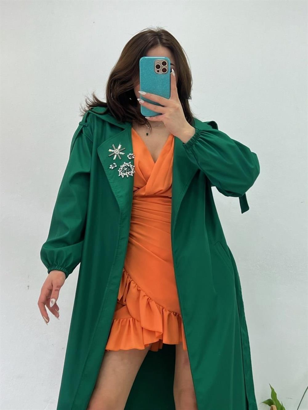 Taş Detayli Yeşi̇l Trenckot