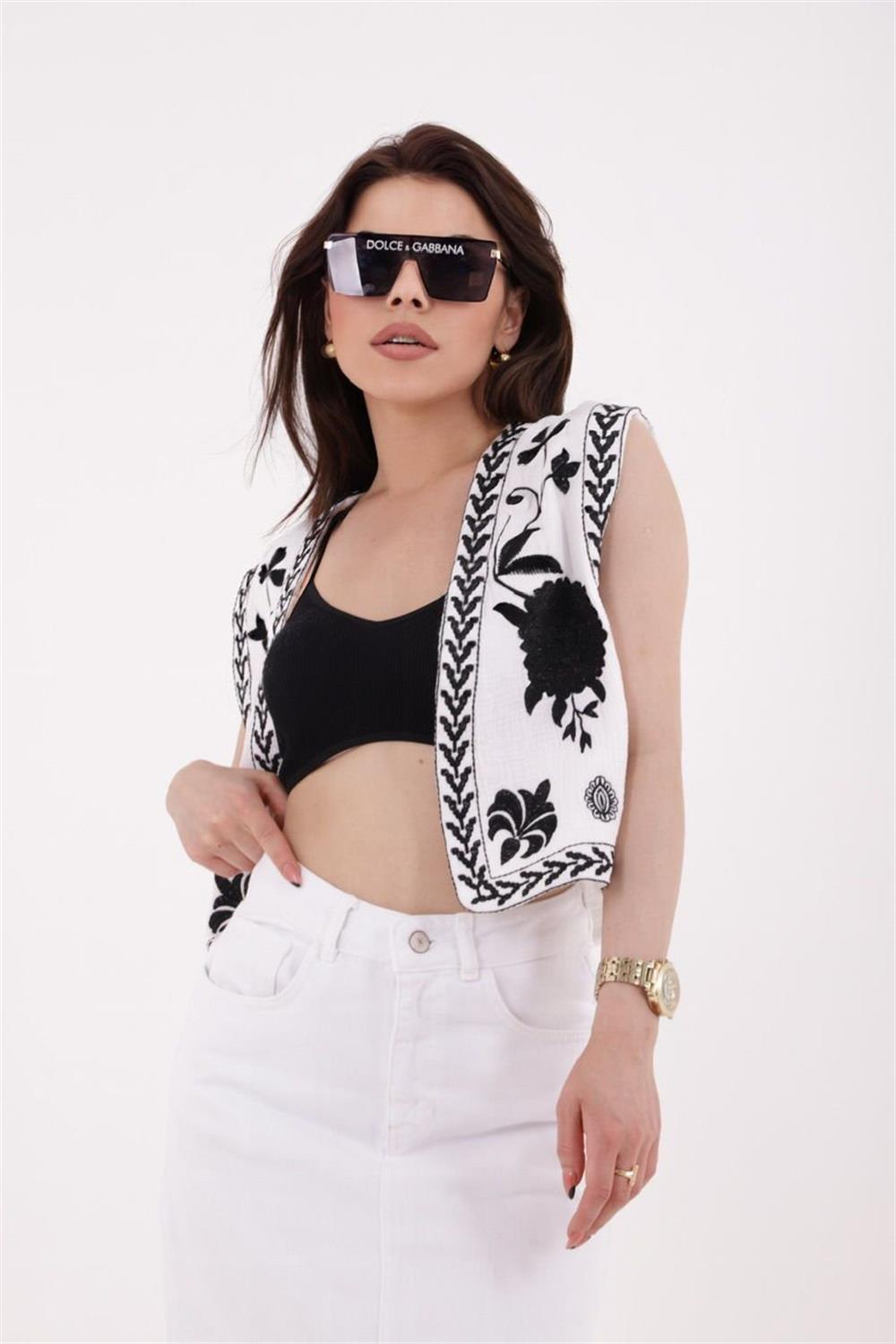 Tasarim İşlemeli̇ Yelek