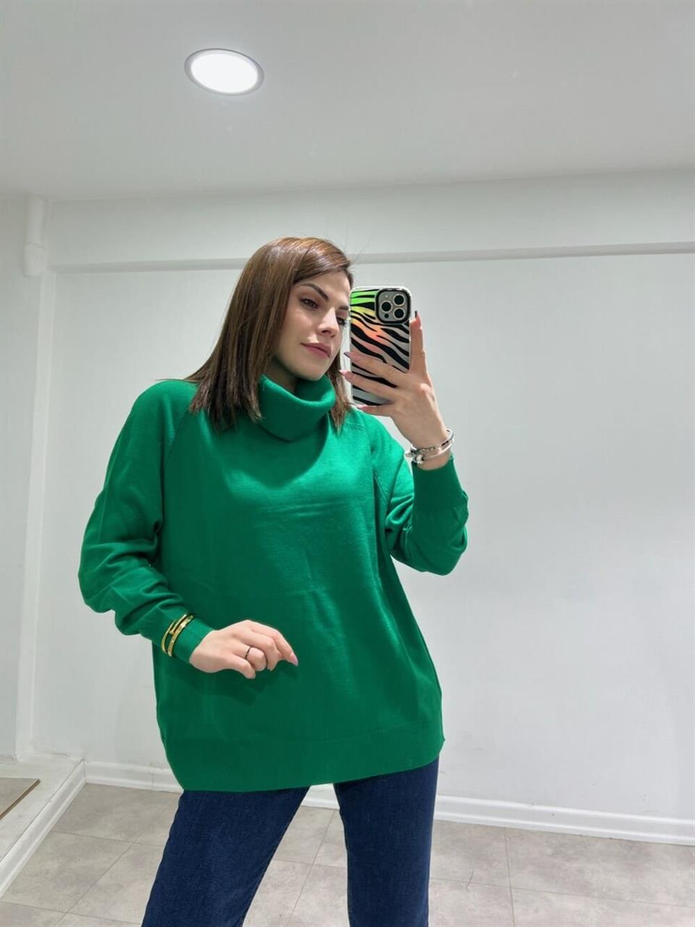 Yeşi̇l Degaje Yaka Tri̇ko