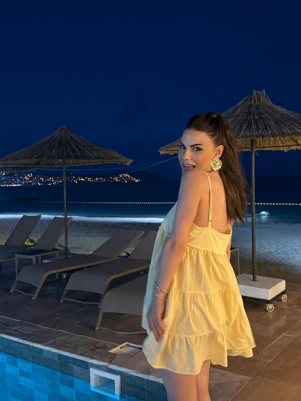 A KESİM İP ASKILI MİNİ ELBİSE